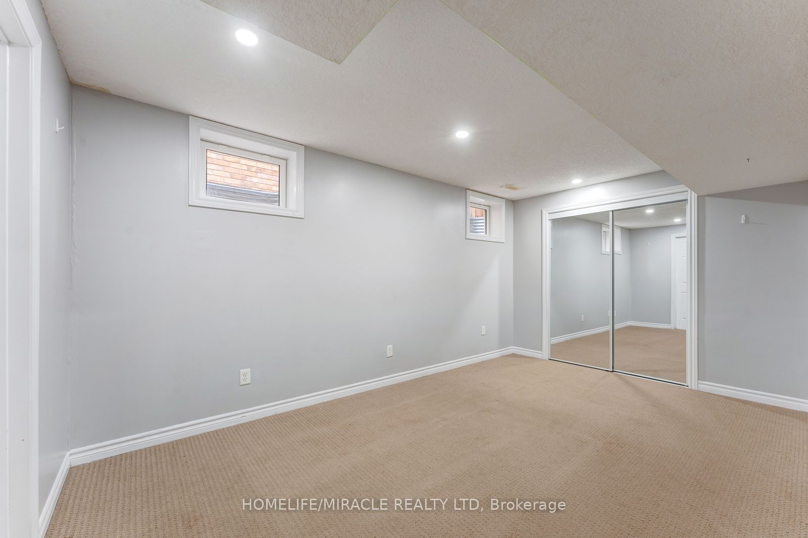 133 Steepleridge Street Property Photo 44