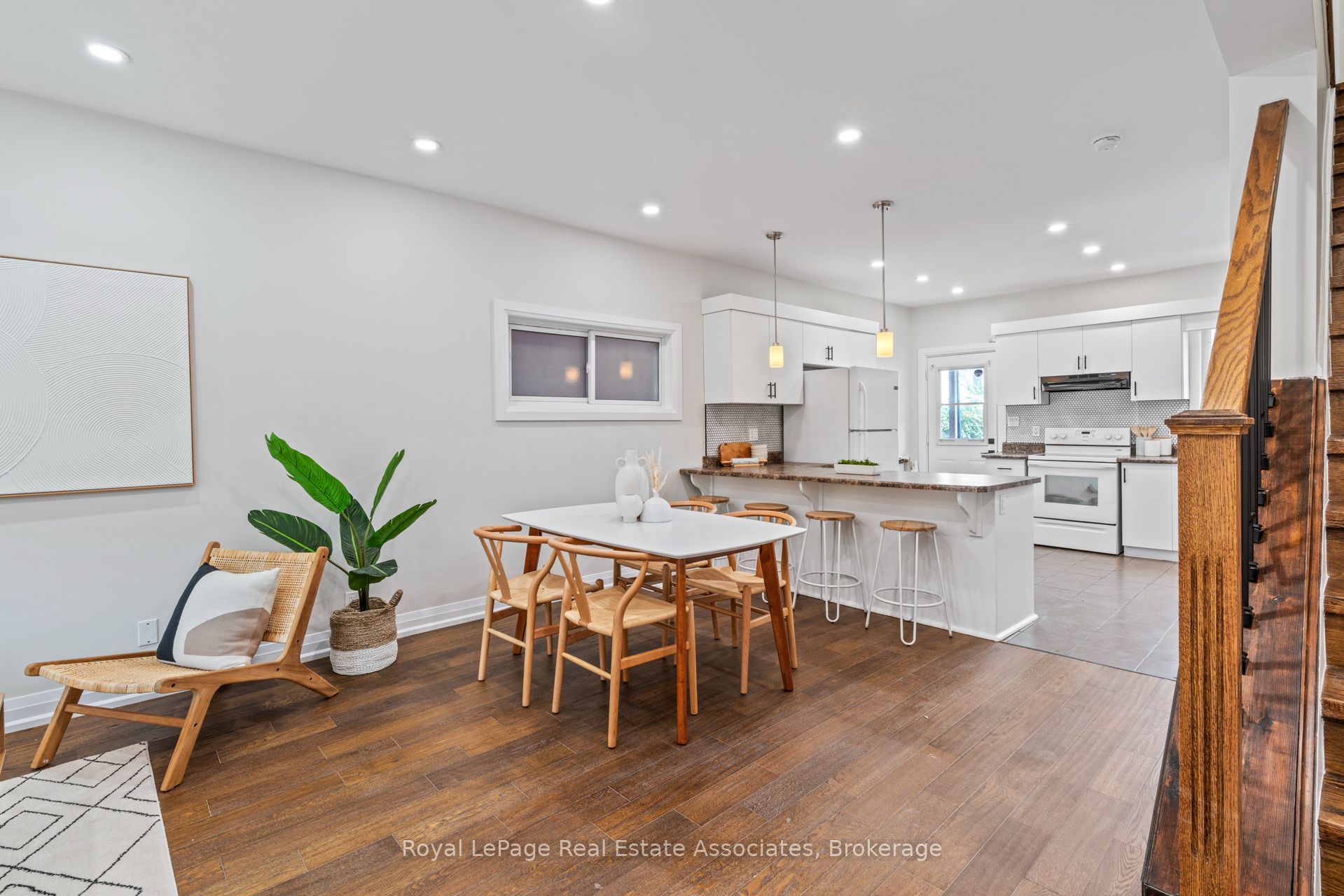 23 Somerset Avenue Upper Property Photo 3