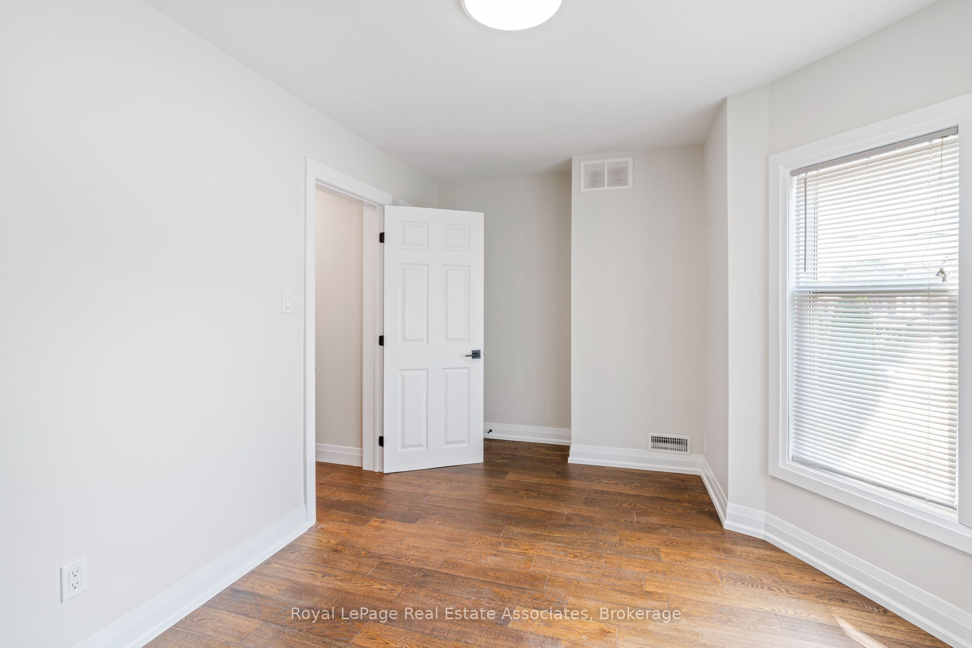 23 Somerset Avenue Upper Property Photo 12