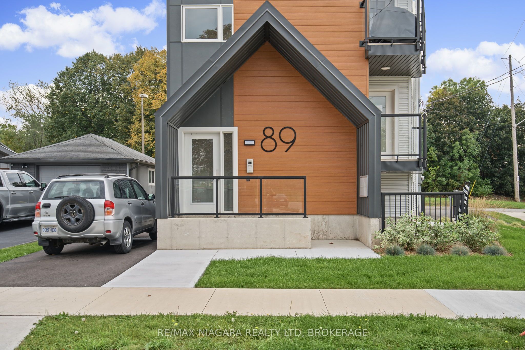89 Sixth Street Property Photo 2