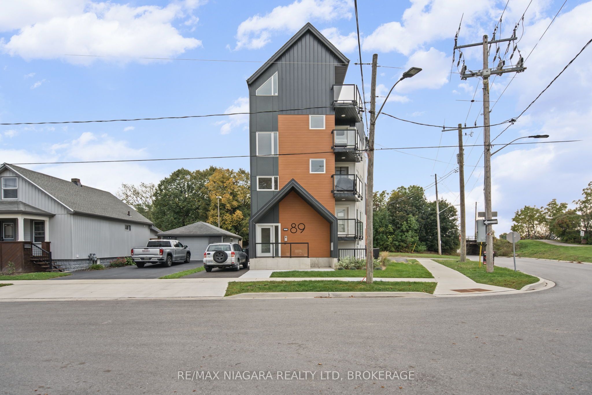 89 Sixth Street Property Photo 3