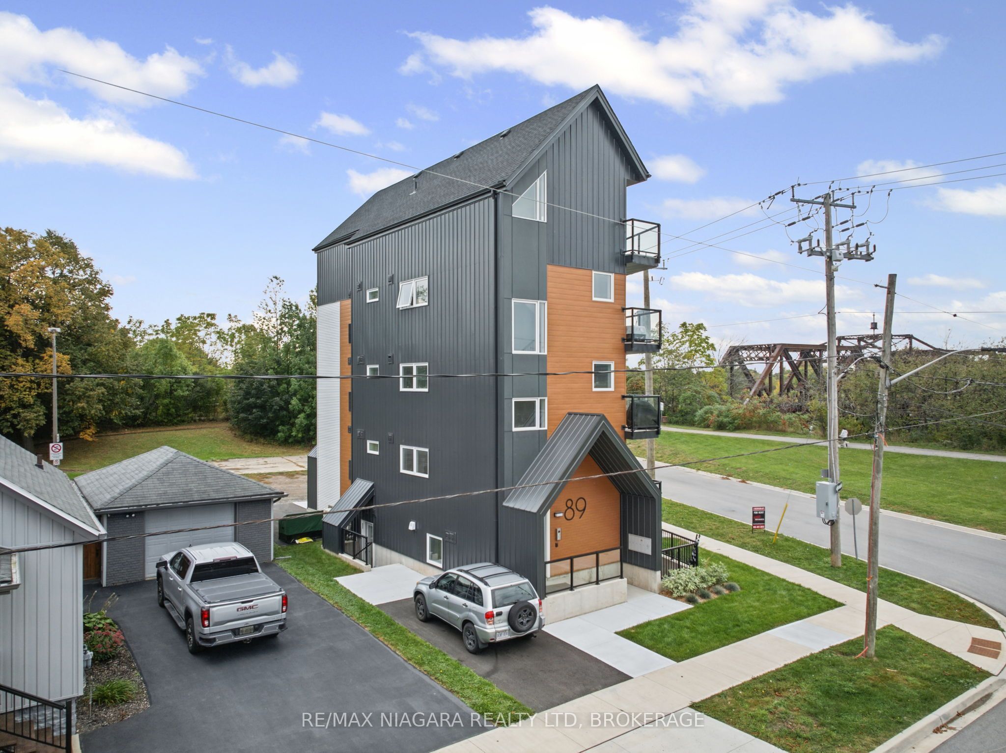 89 Sixth Street Property Photo 7