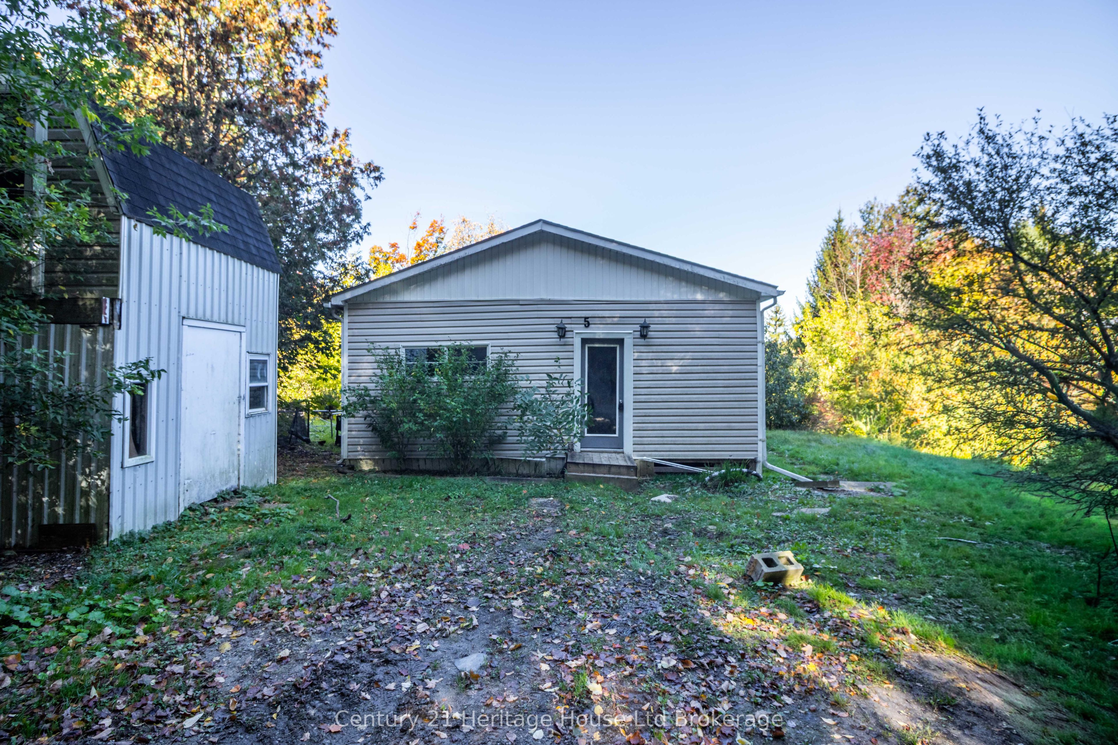 596101 59 Highway 5 Quail Property Photo 1