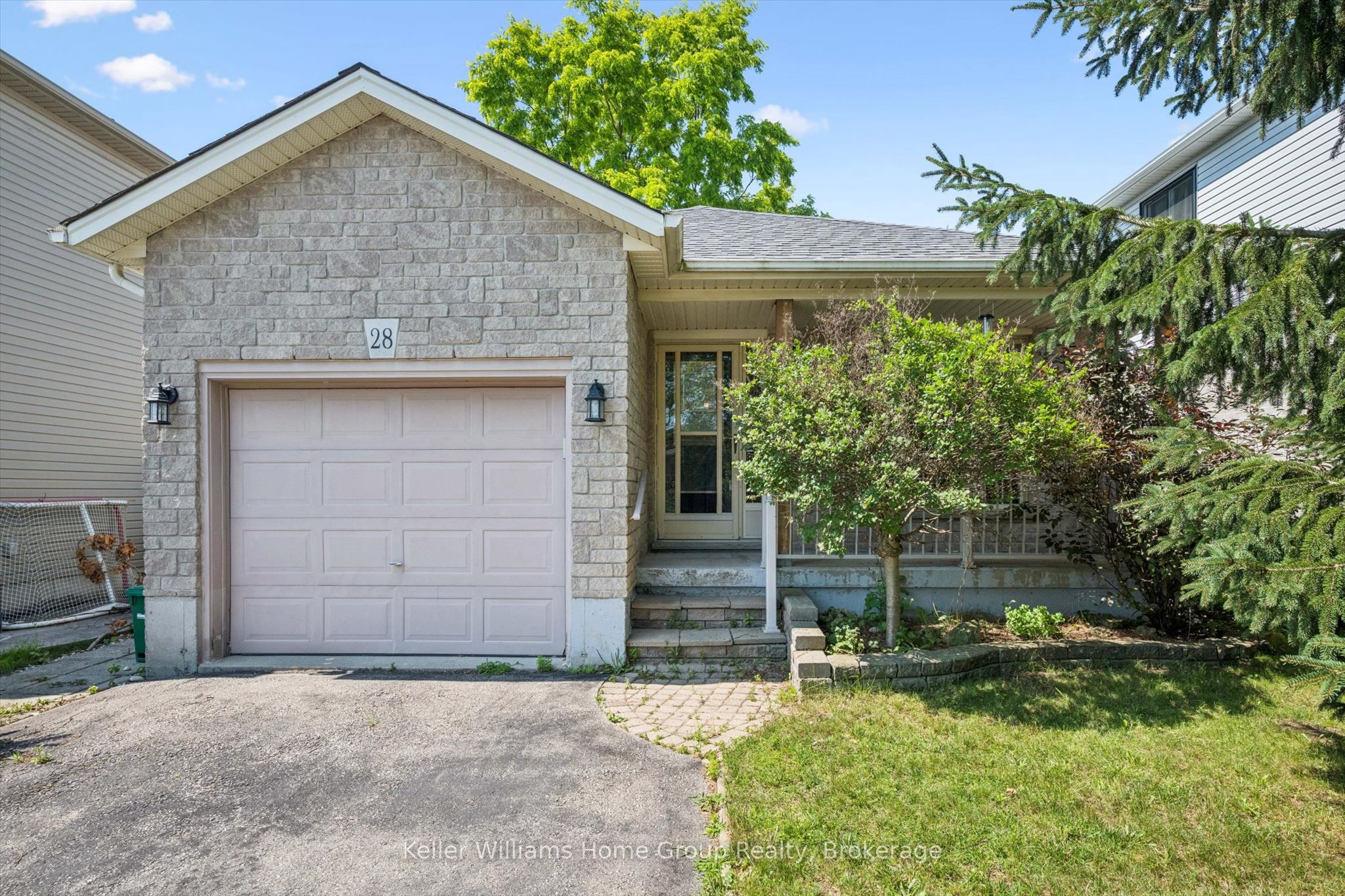 28 Peglar Crescent Property Photo 1