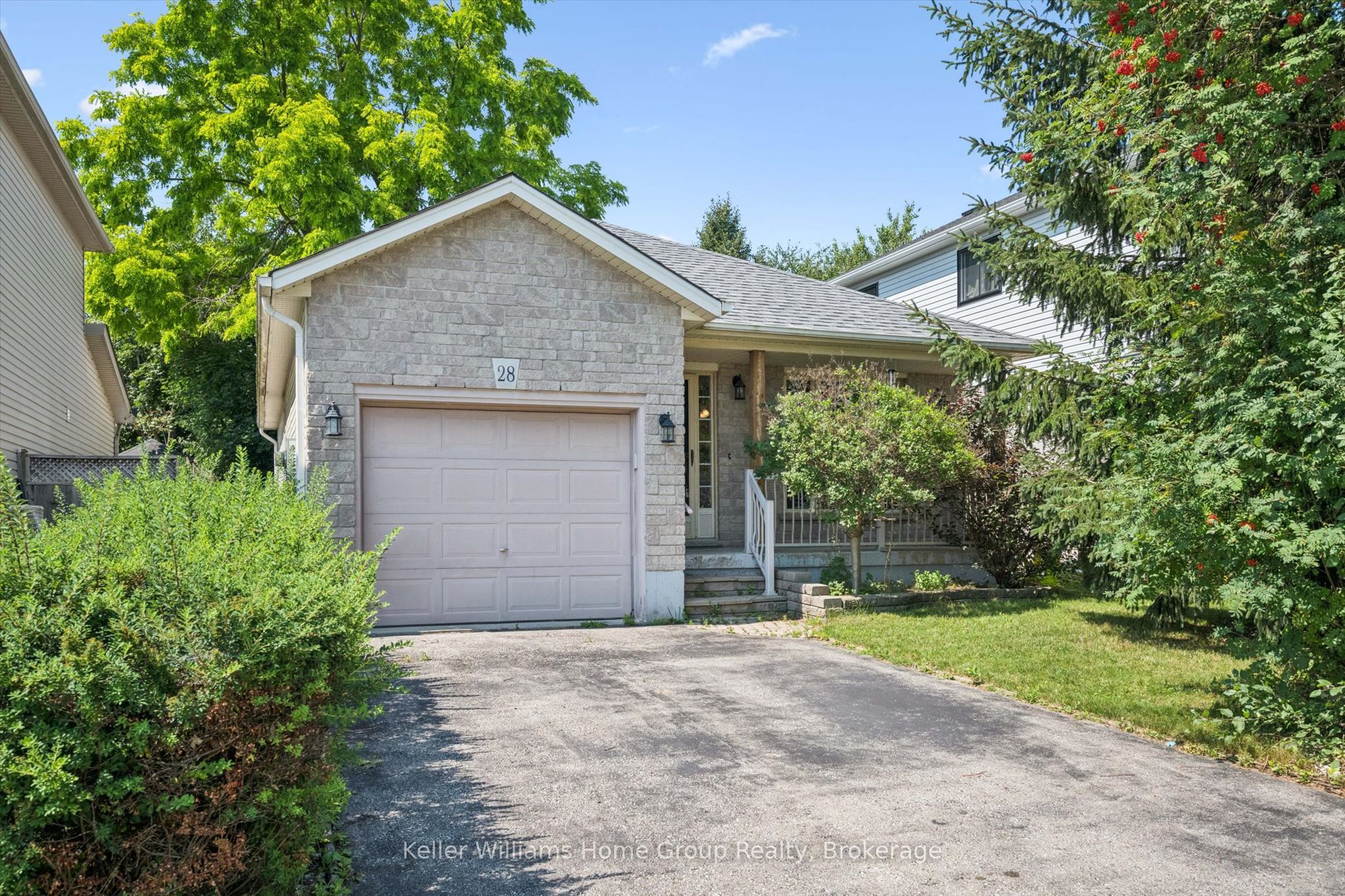 28 Peglar Crescent Property Photo 2