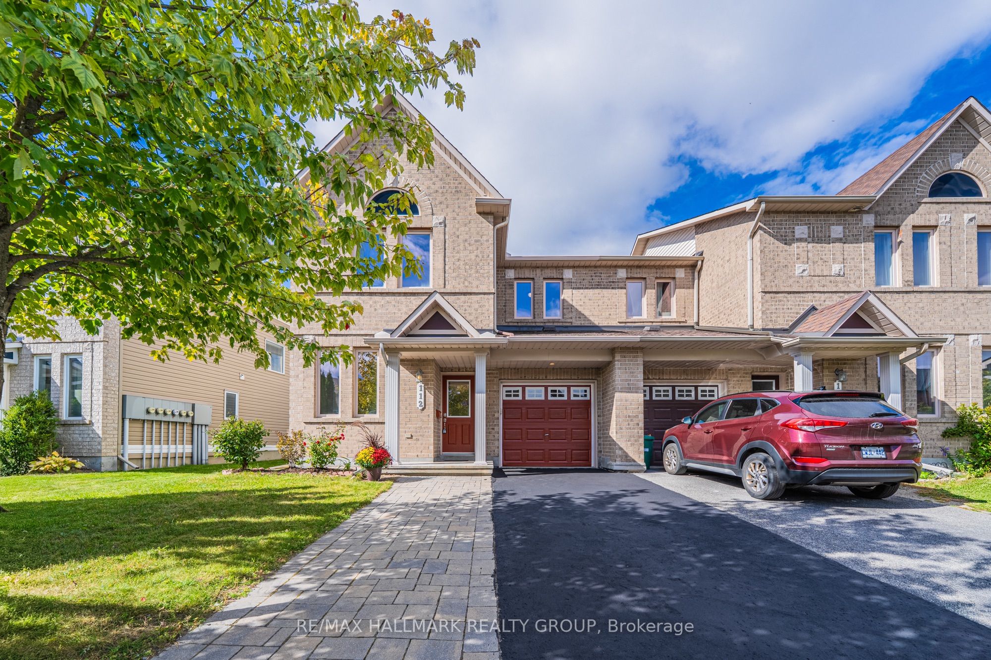 112 Akita Walk Property Photo 1