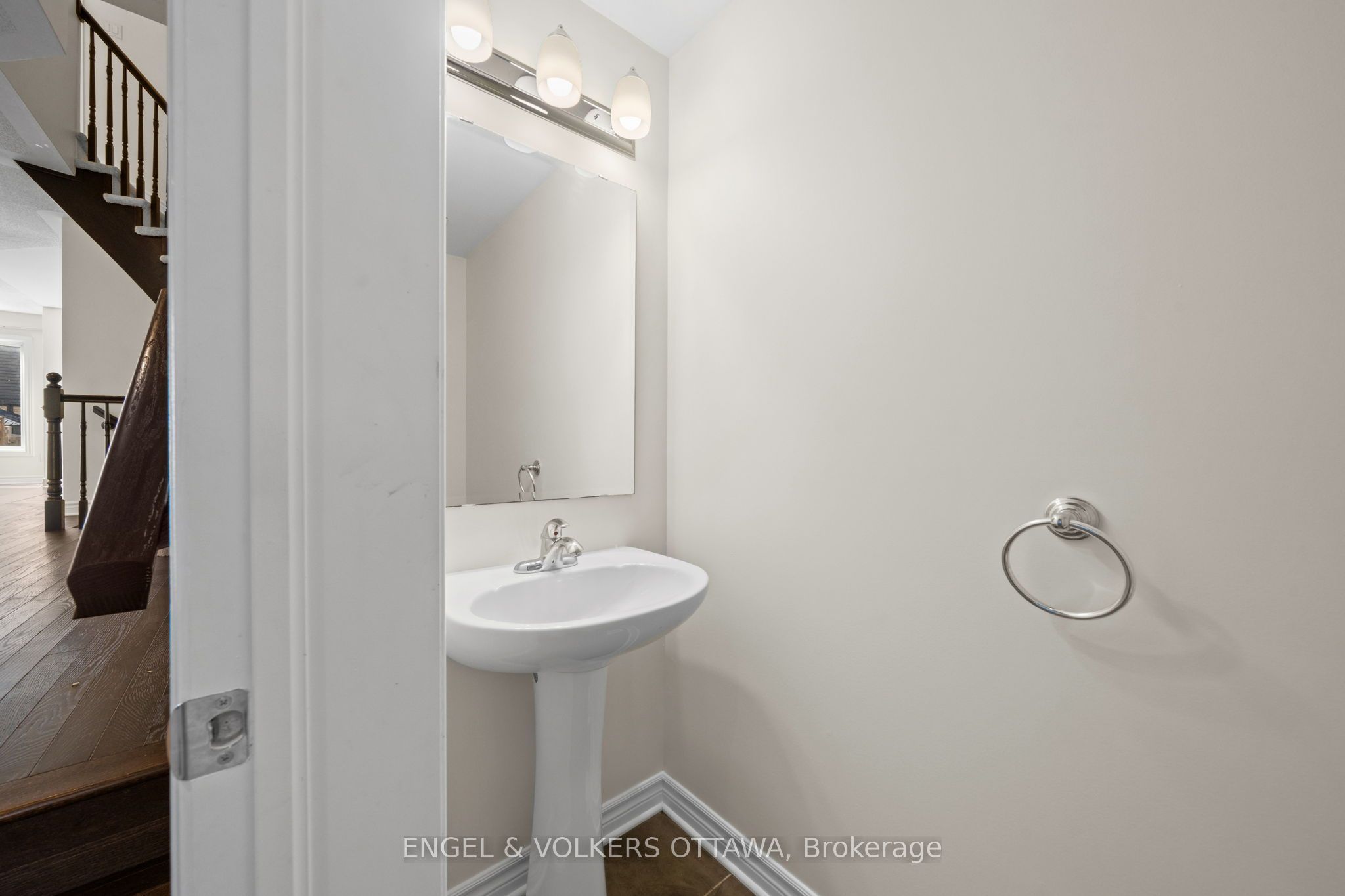 561 Petrichor Crescent Property Photo 3