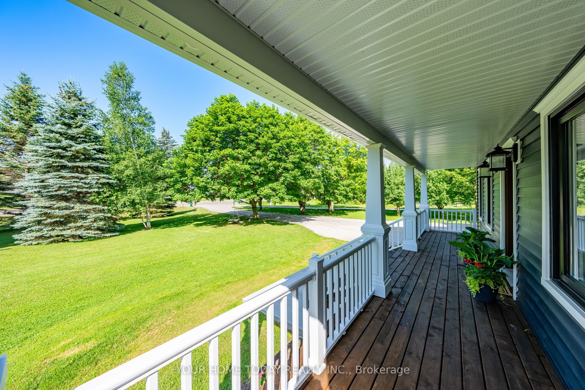4925 Trafalgar Road Property Photo 5