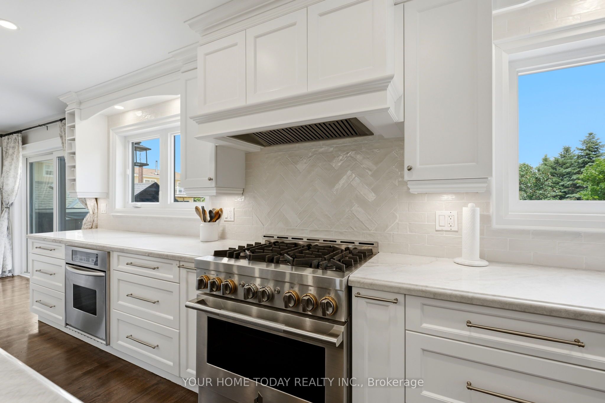 4925 Trafalgar Road Property Photo 13