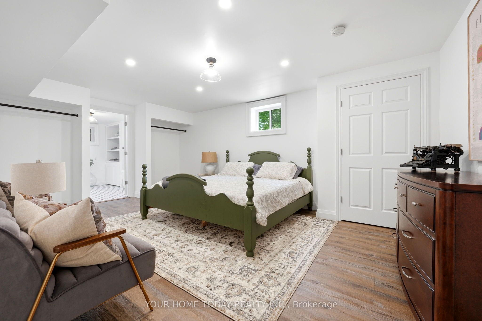 4925 Trafalgar Road Property Photo 36