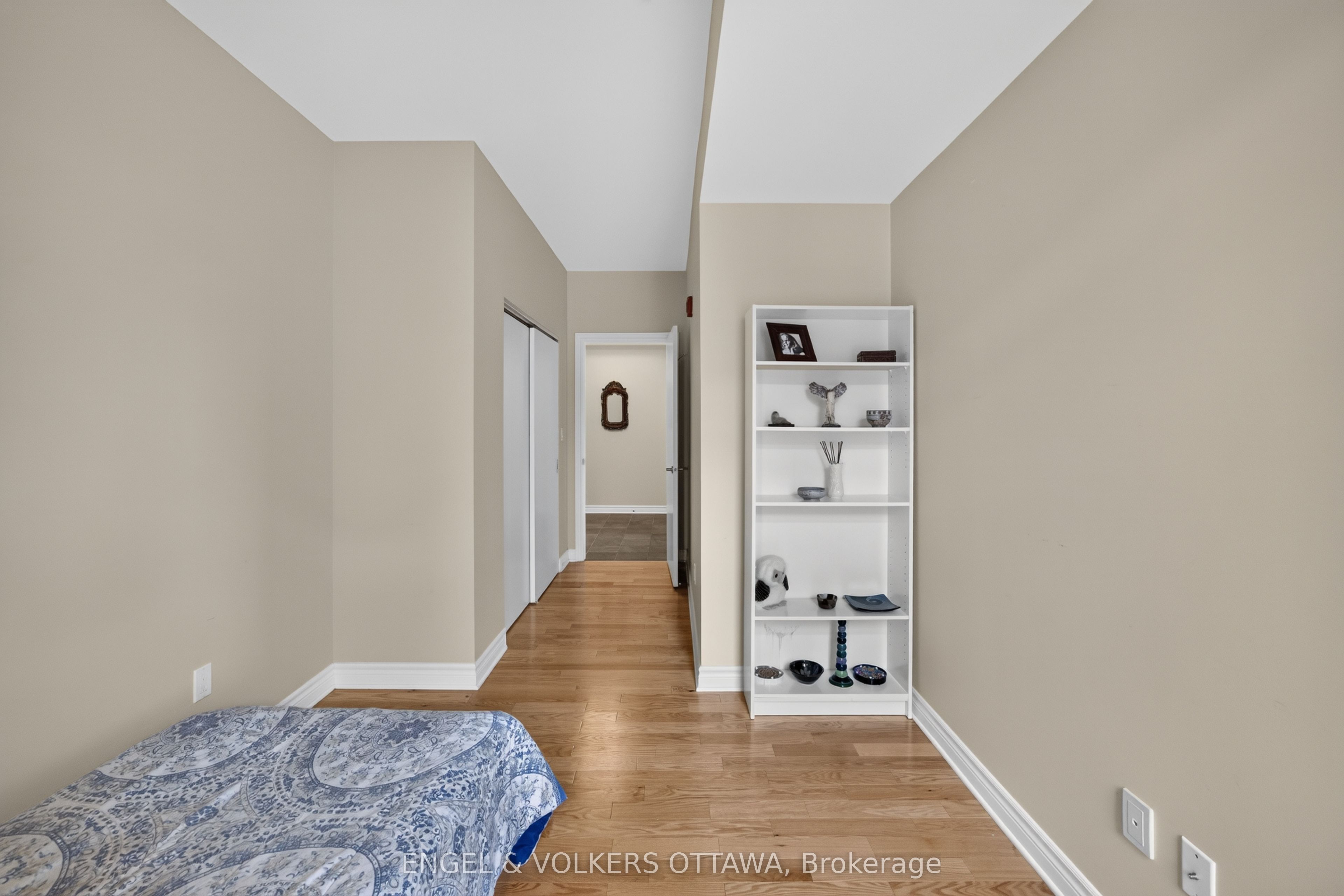401 Golden Avenue 703 Property Photo 32