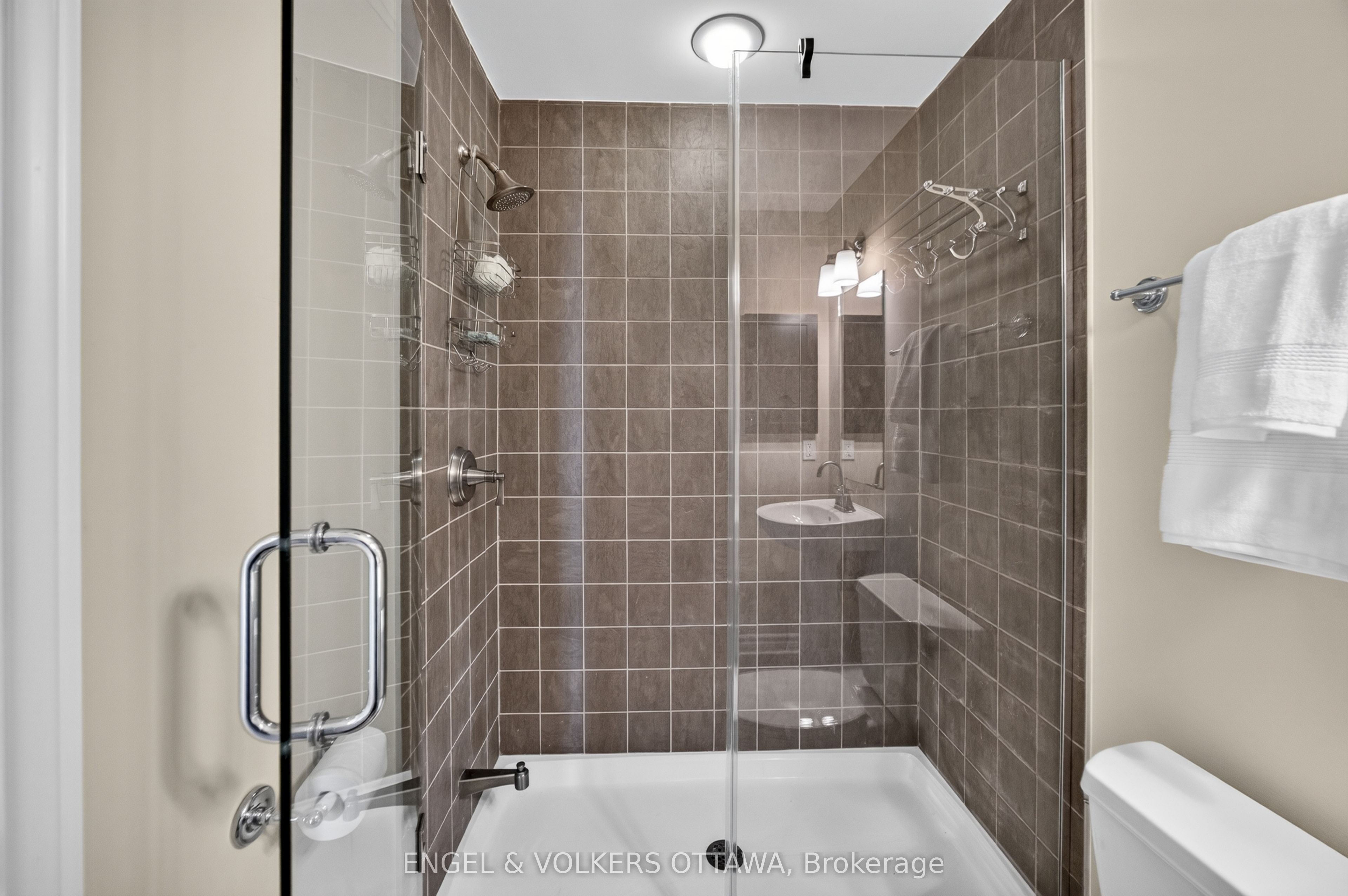 401 Golden Avenue 703 Property Photo 36
