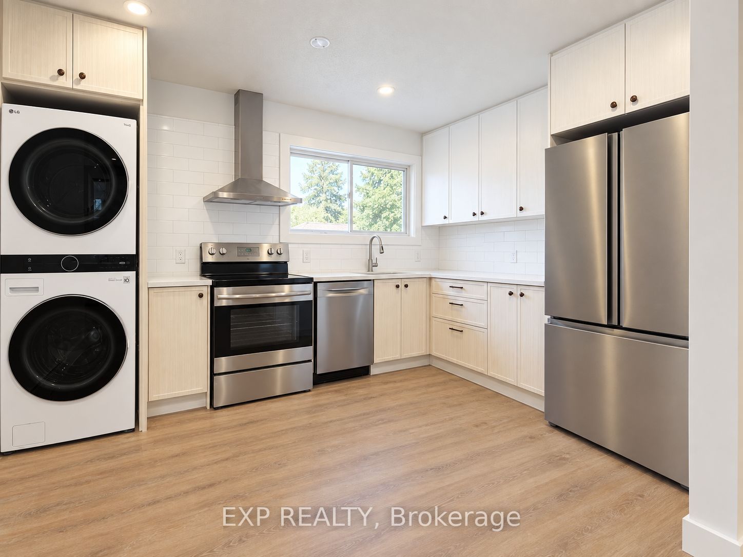 1136 Deer Park Road Property Photo 7