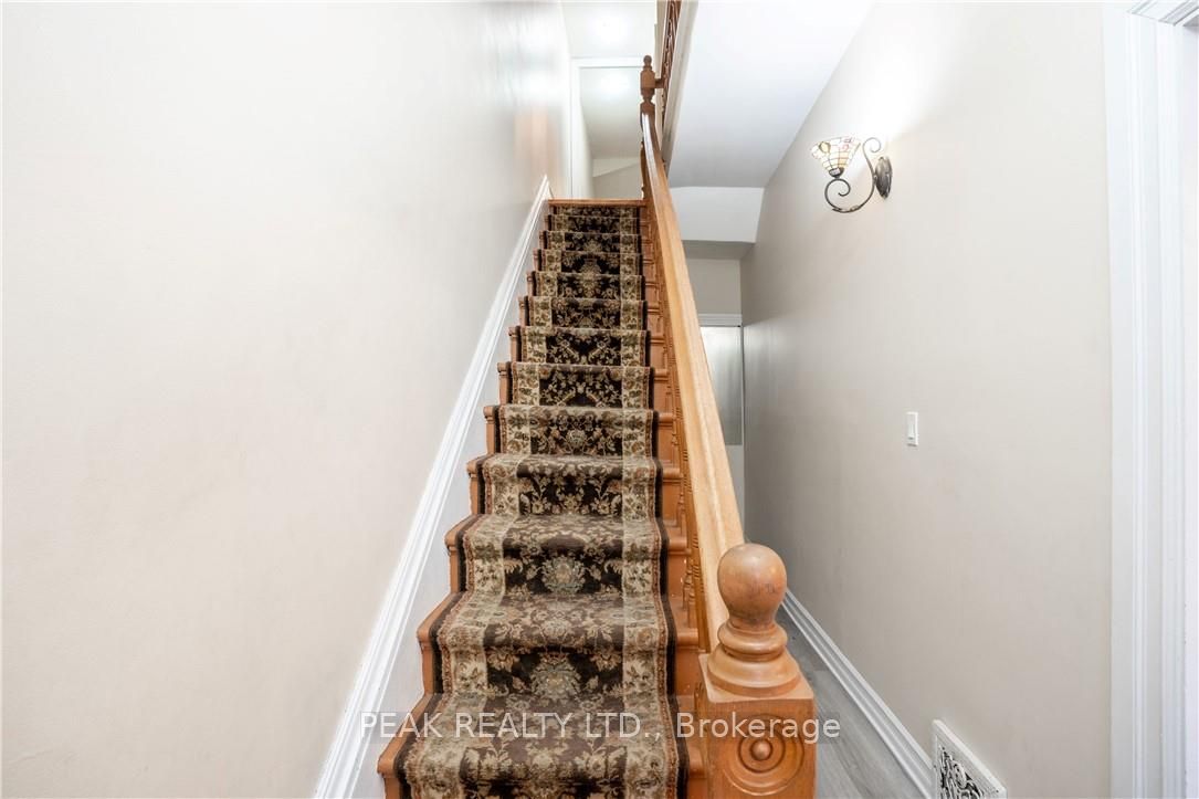 127 East Avenue S Property Photo 12