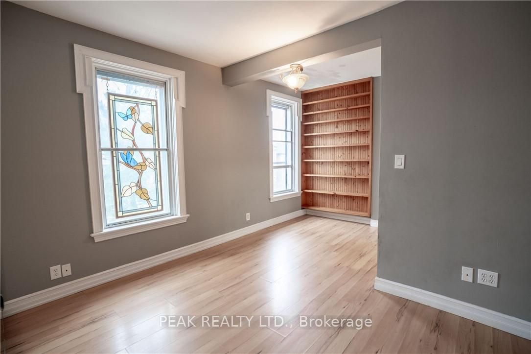 127 East Avenue S Property Photo 16