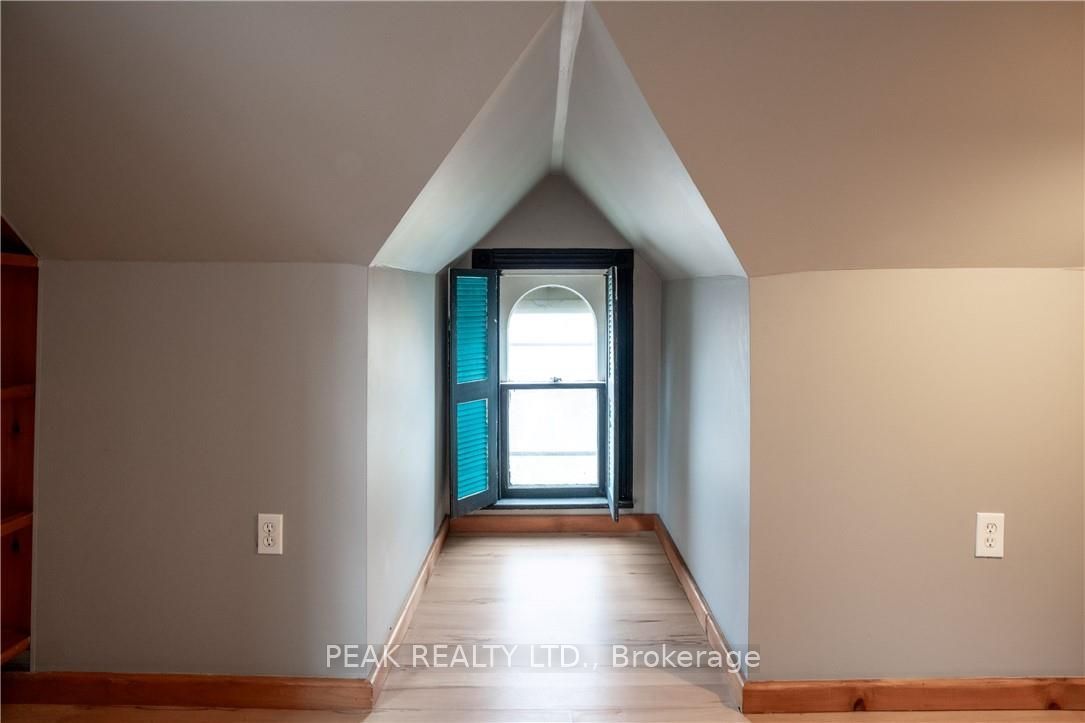 127 East Avenue S Property Photo 19