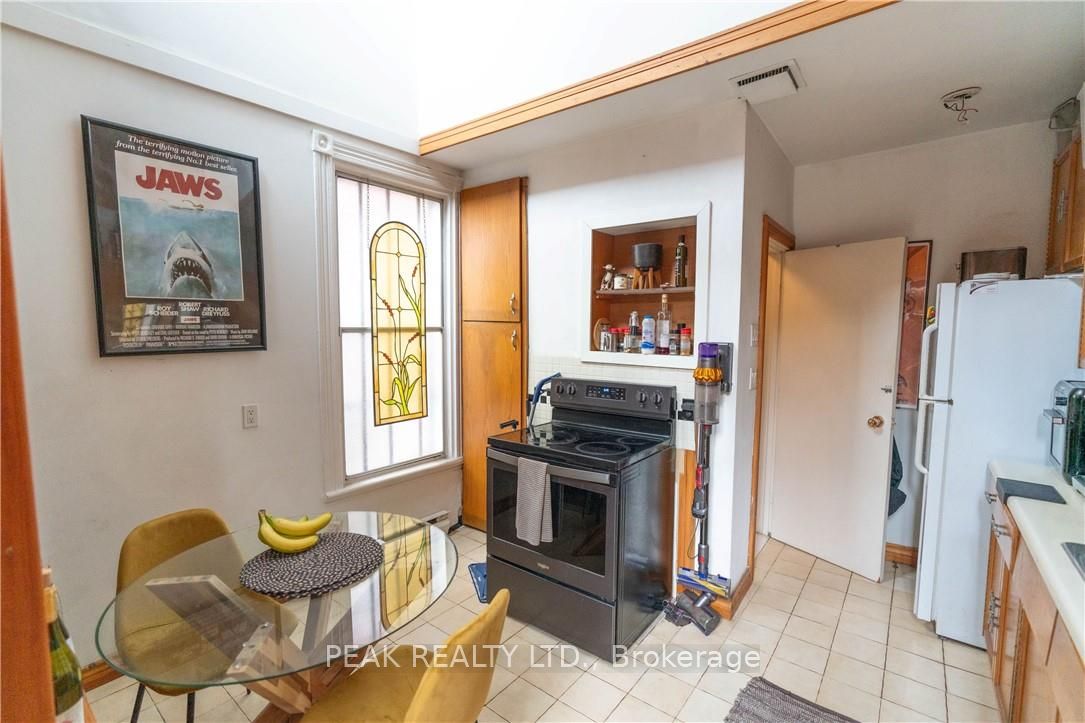 127 East Avenue S Property Photo 29