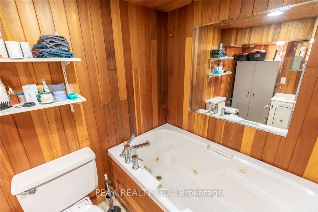127 East Avenue S Property Photo 32