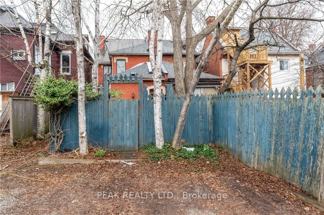 127 East Avenue S Property Photo 33