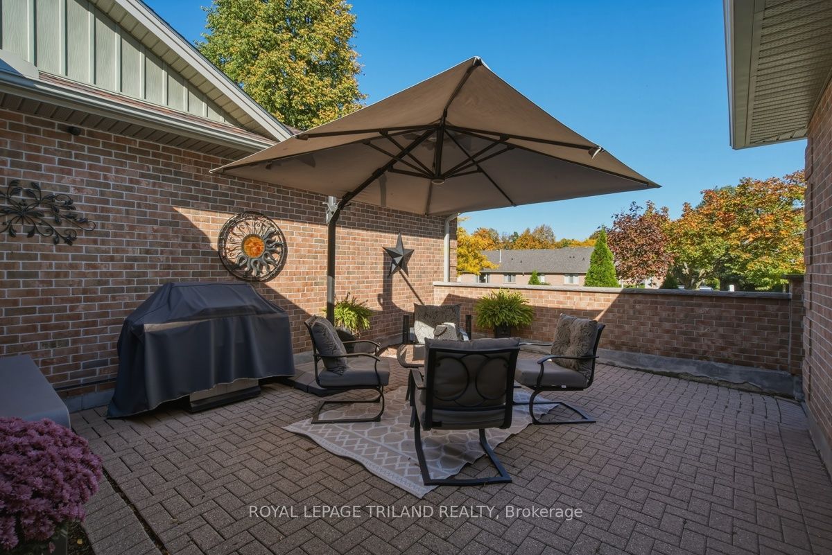 5 Cadeau Terrace 48 Property Photo 7