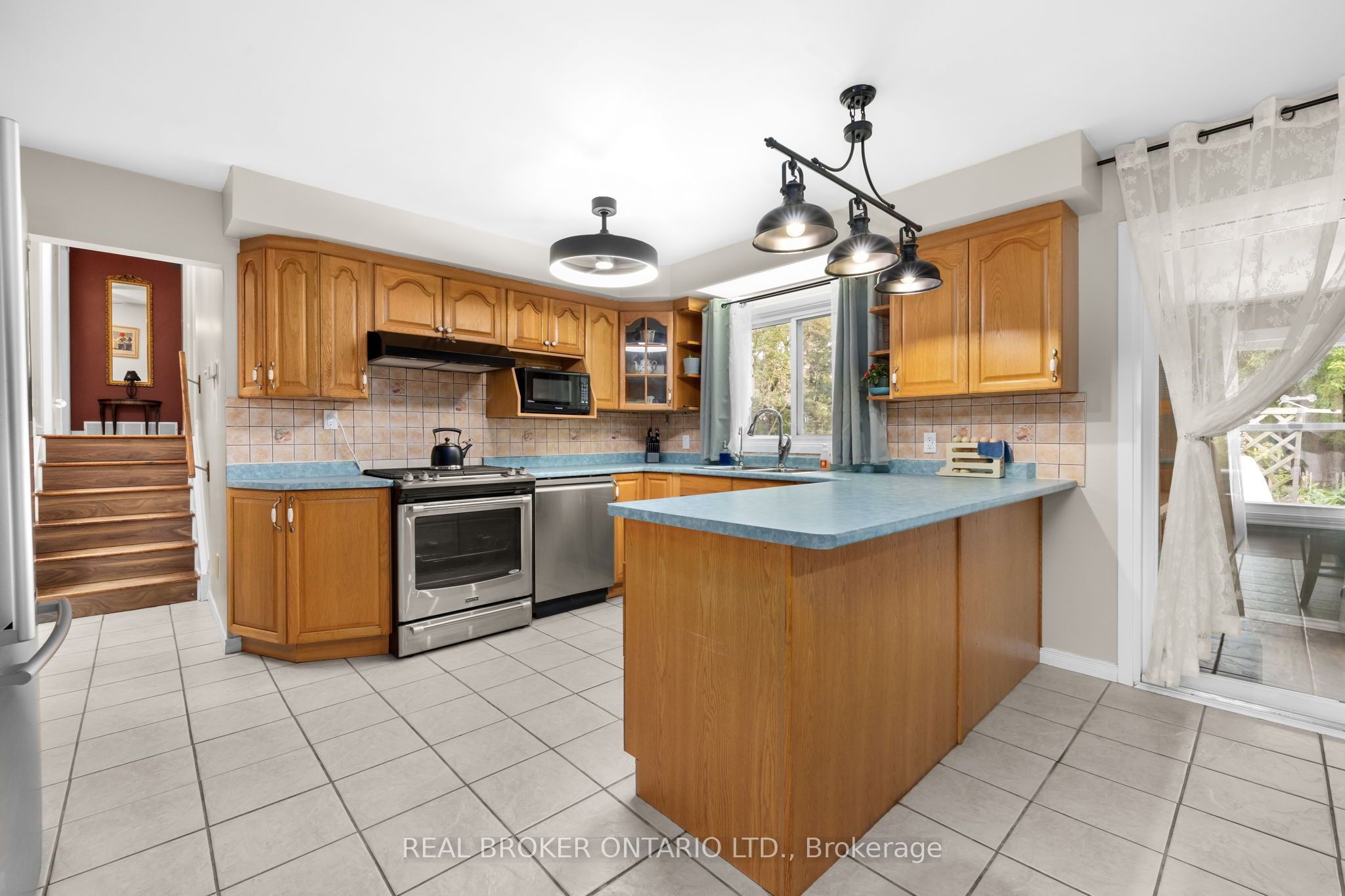 23 Louise Crescent Property Photo 8