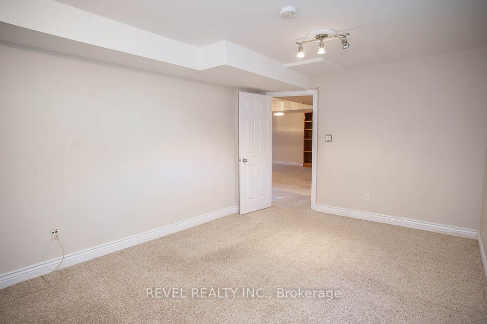 16 Bradbury Crescent Property Photo 23
