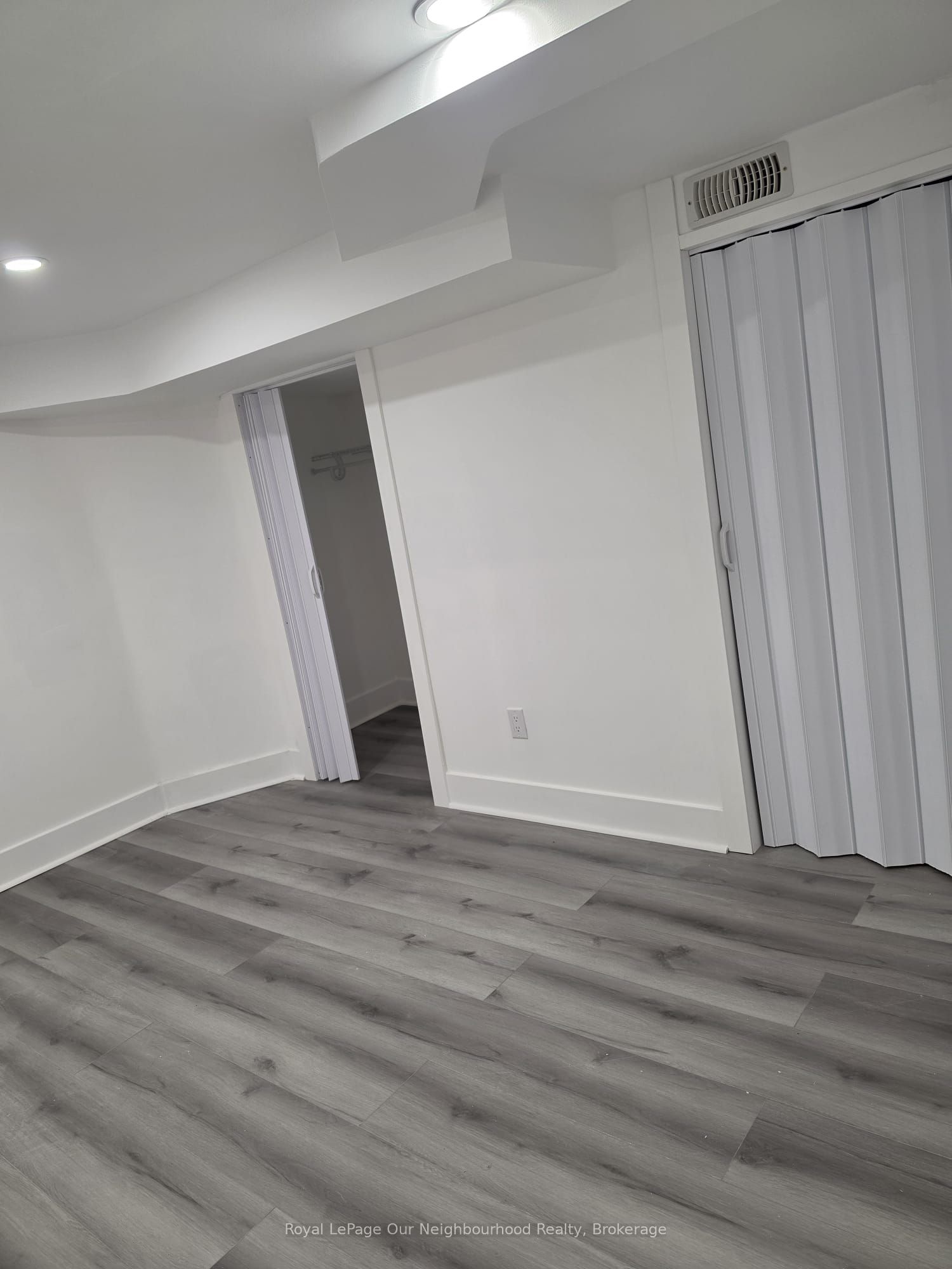 44 Elgin Street N Property Photo 5