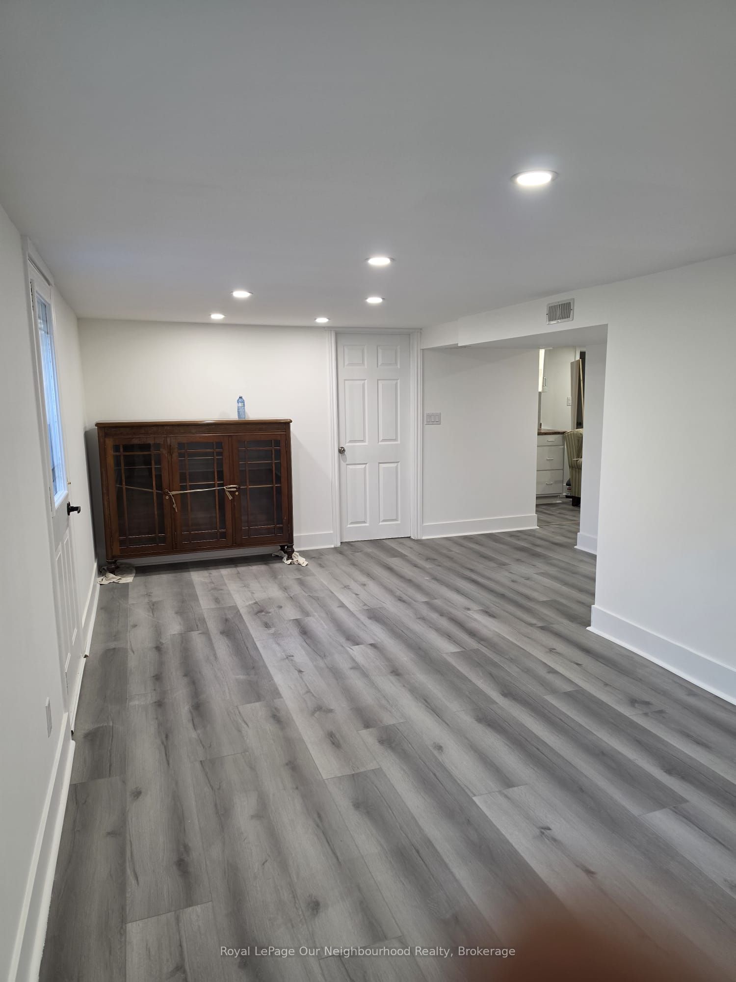 44 Elgin Street N Property Photo 7