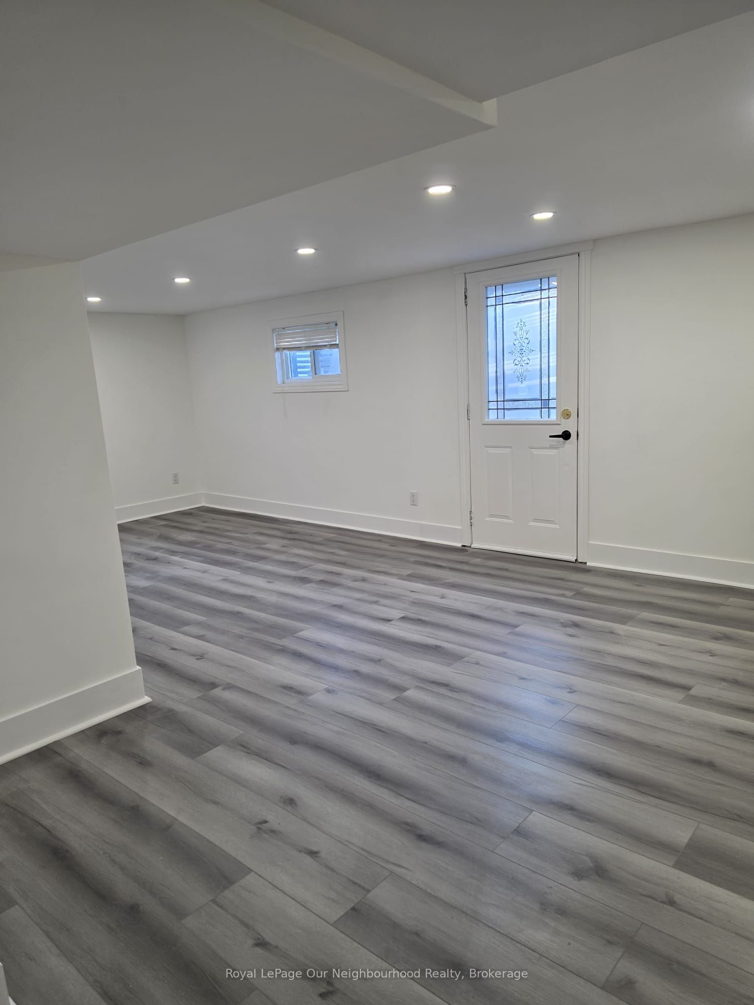 44 Elgin Street N Property Photo 13