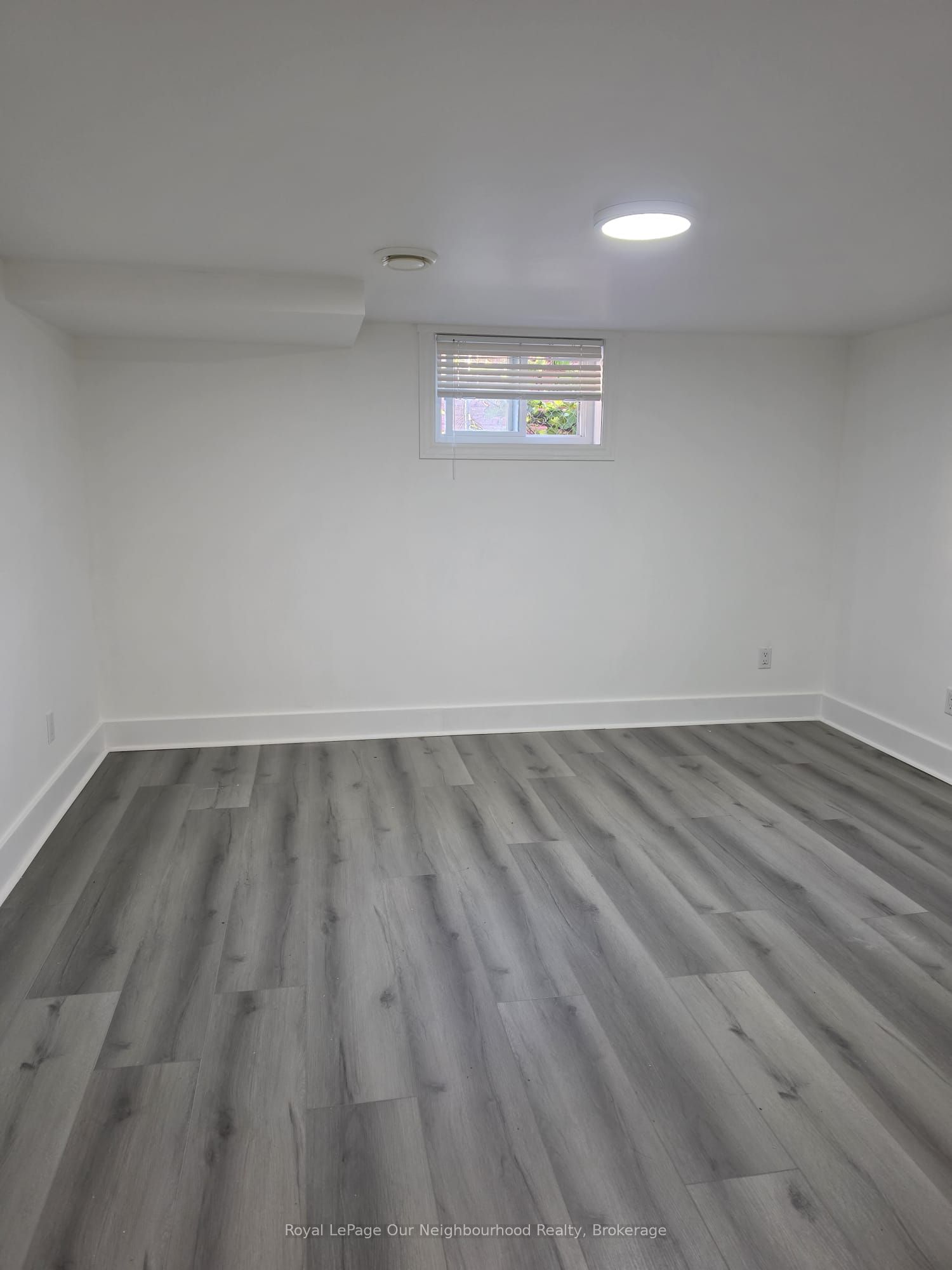 44 Elgin Street N Property Photo 15
