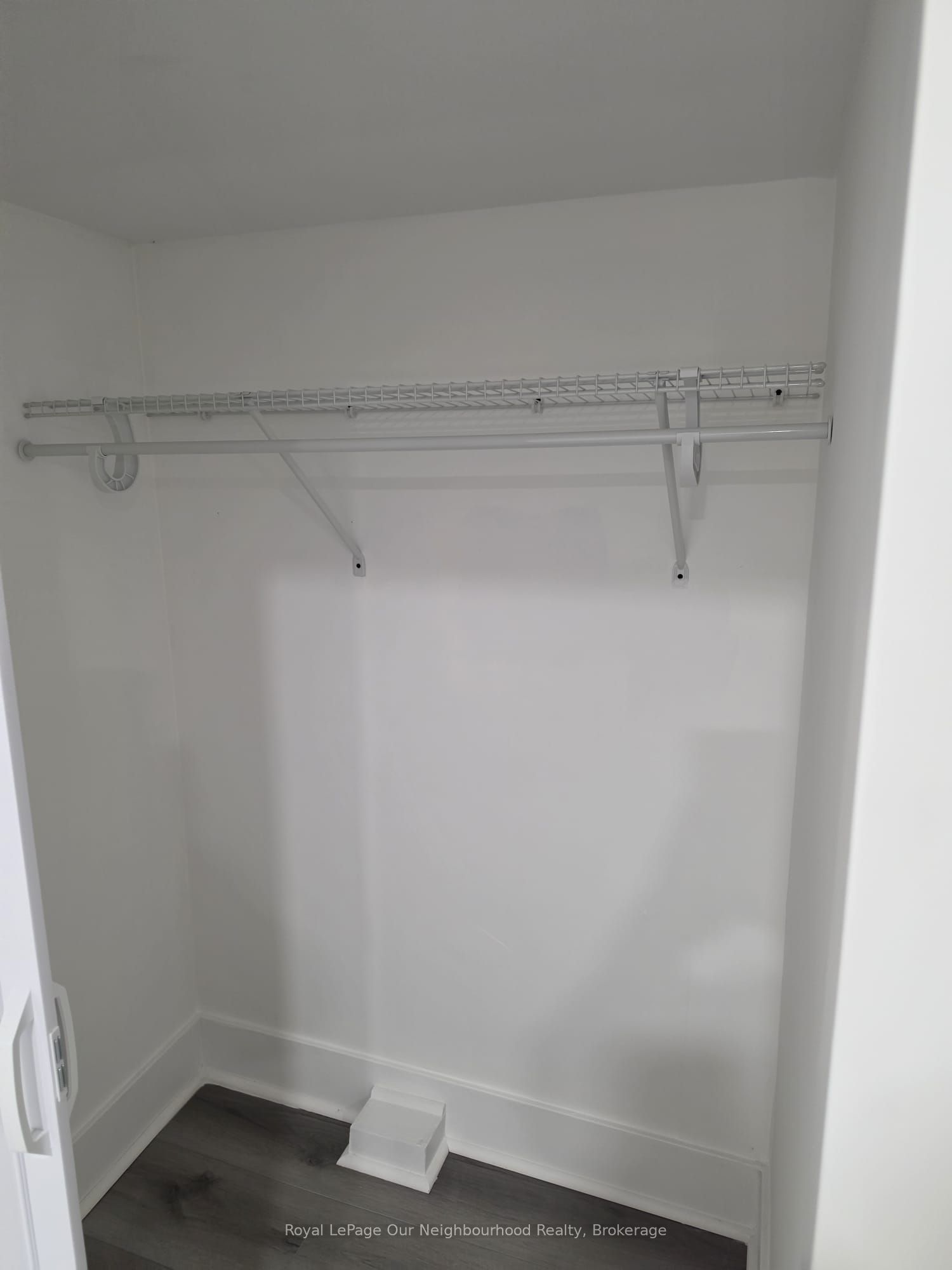 44 Elgin Street N Property Photo 20