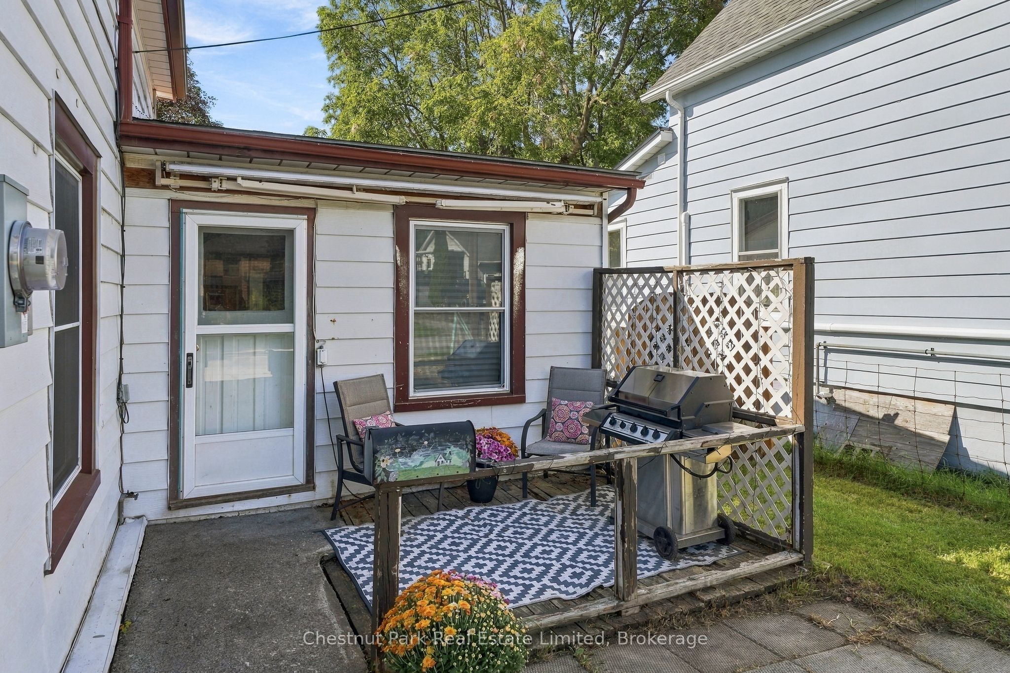 28 Spring Street Property Photo 3