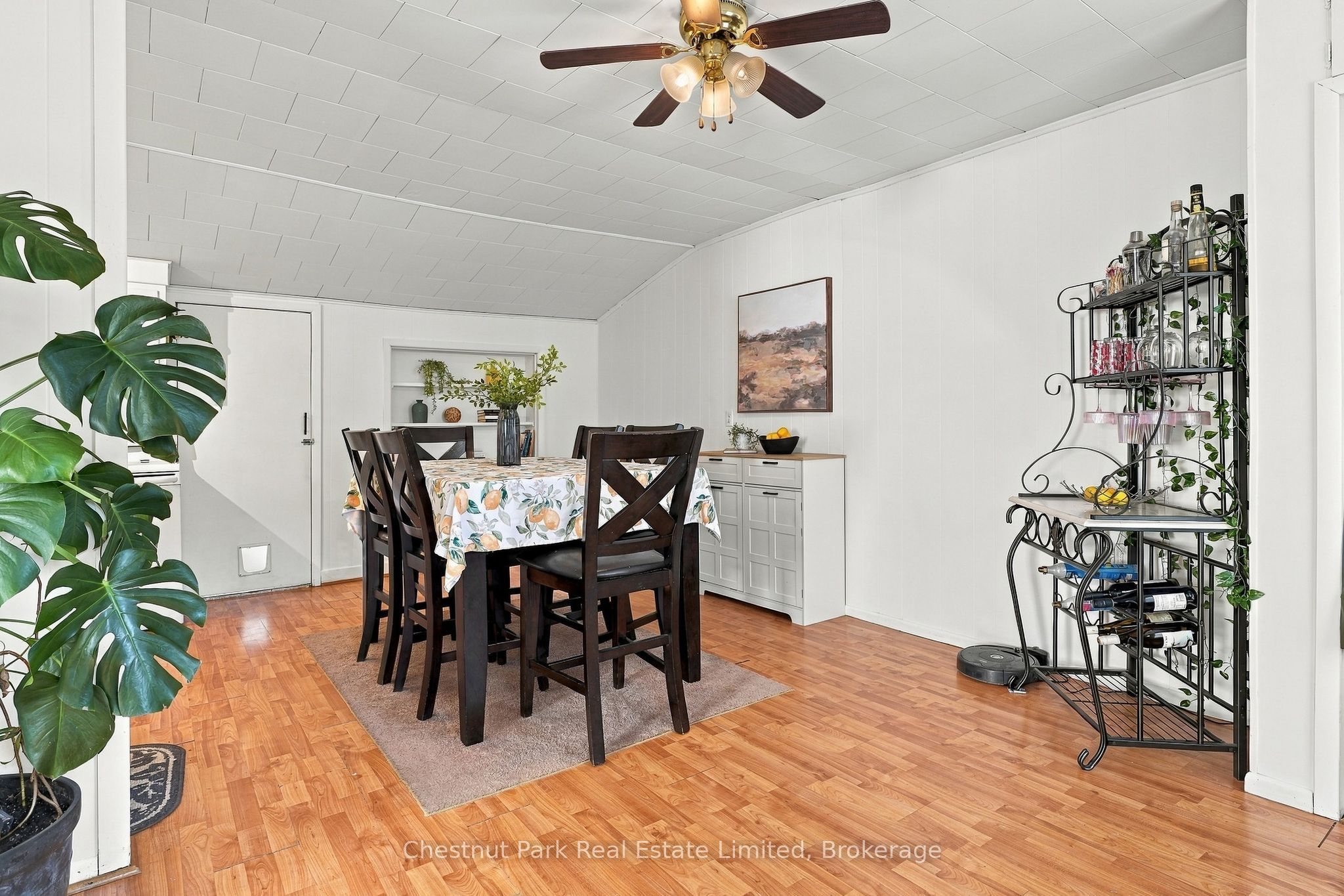 28 Spring Street Property Photo 5