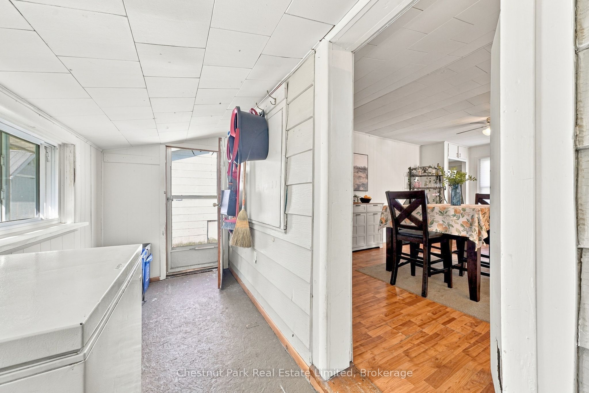 28 Spring Street Property Photo 11