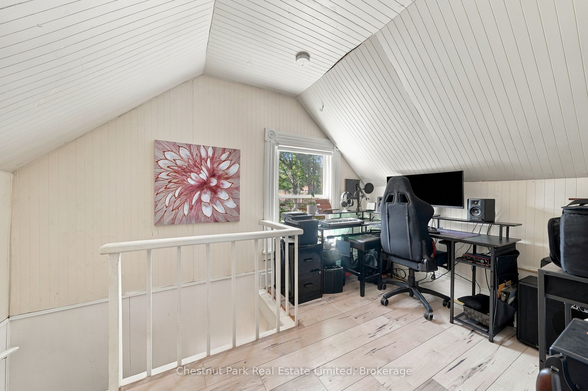 28 Spring Street Property Photo 18