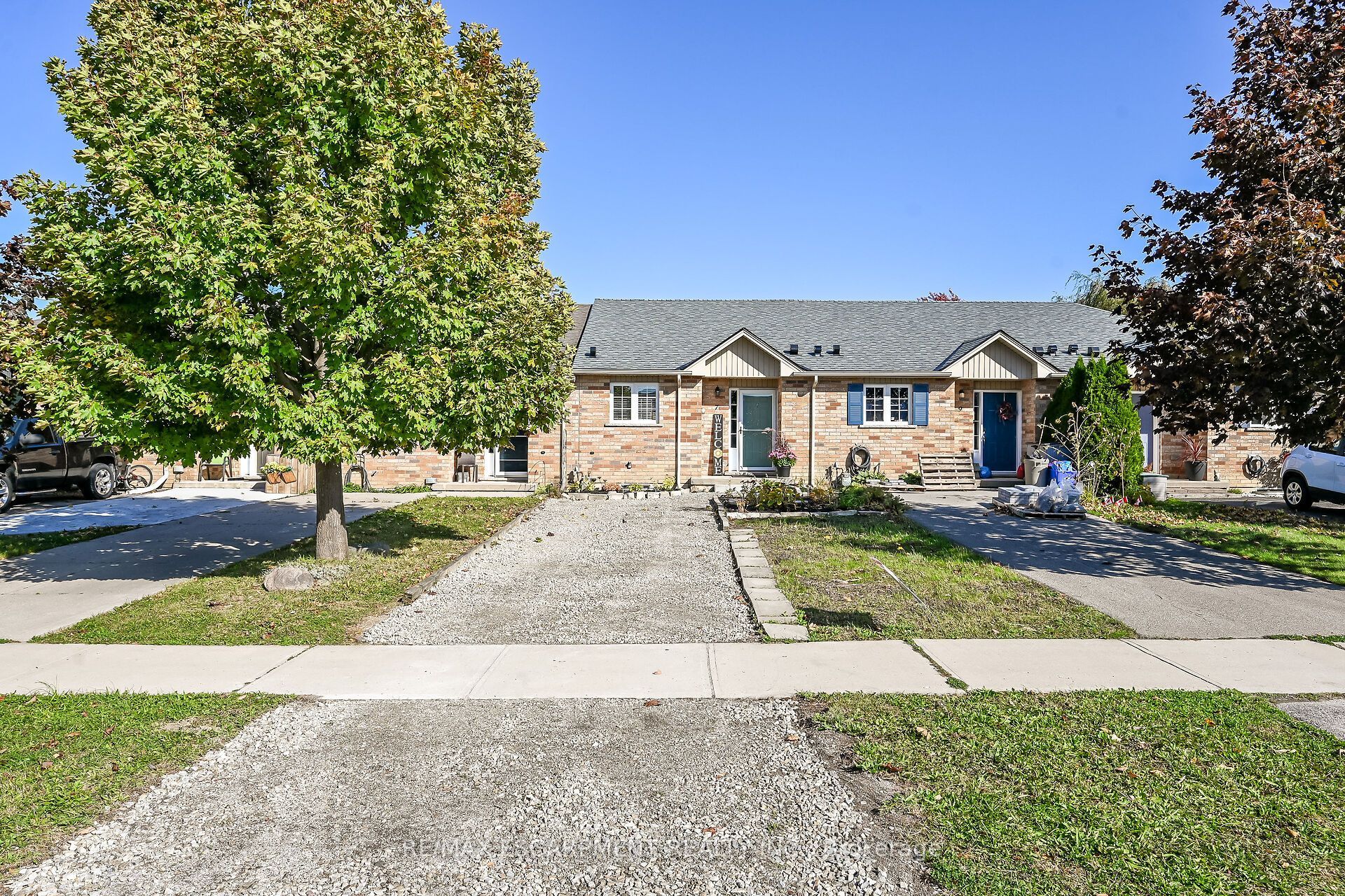 7 Powell Lane Property Photo 3