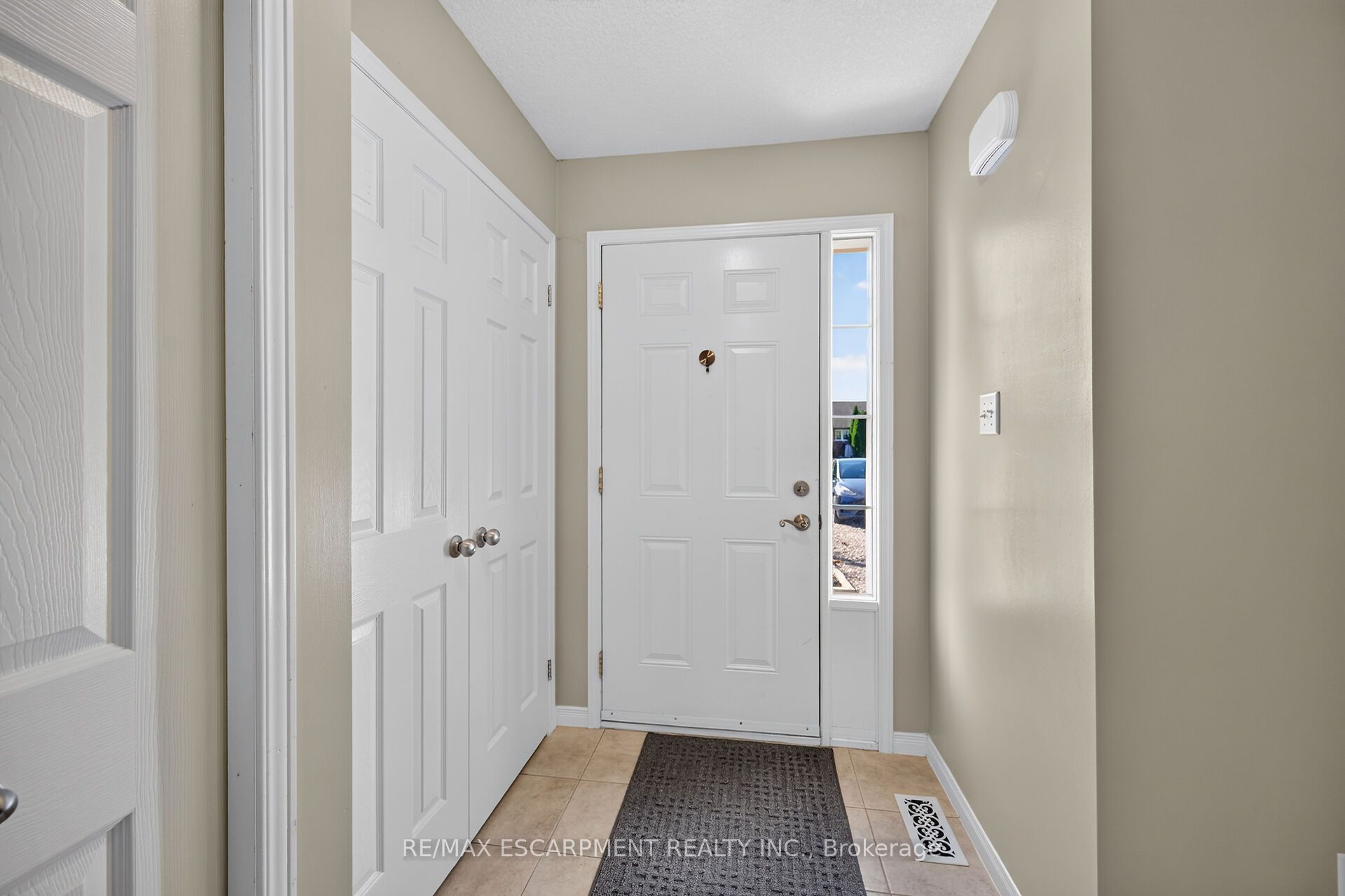 7 Powell Lane Property Photo 6