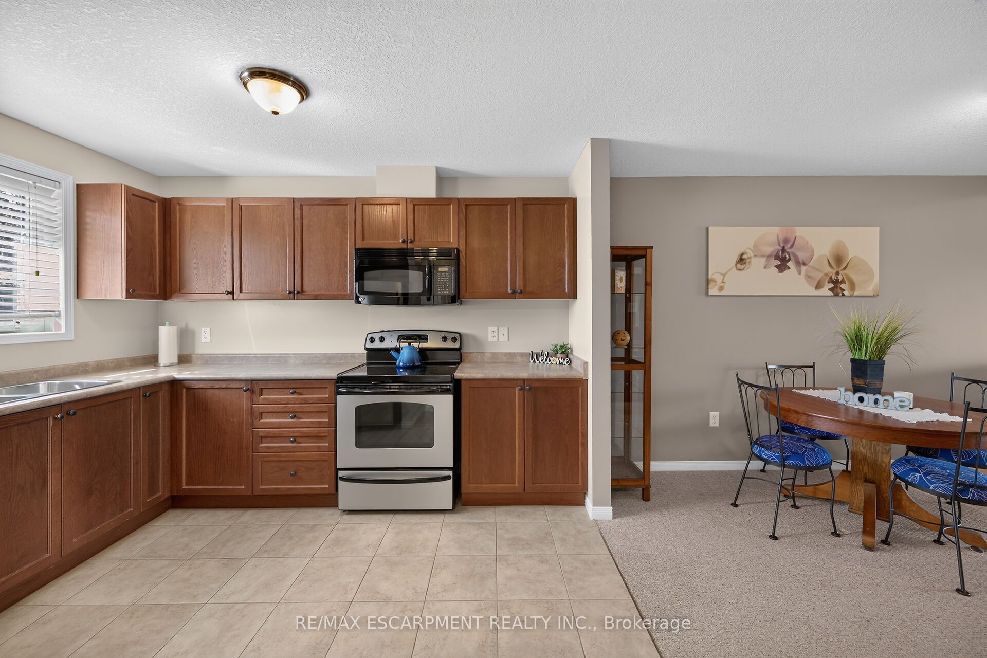 7 Powell Lane Property Photo 7