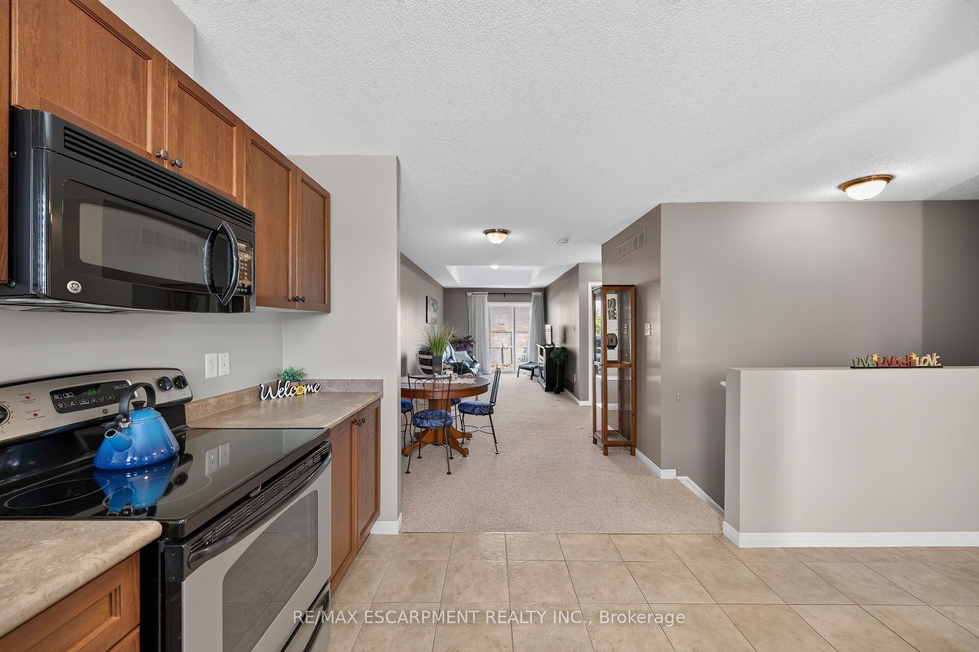 7 Powell Lane Property Photo 12
