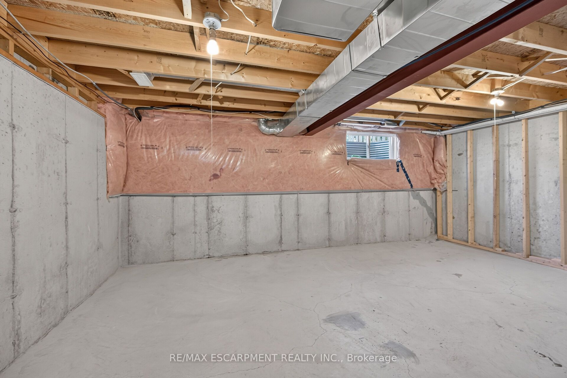 7 Powell Lane Property Photo 31