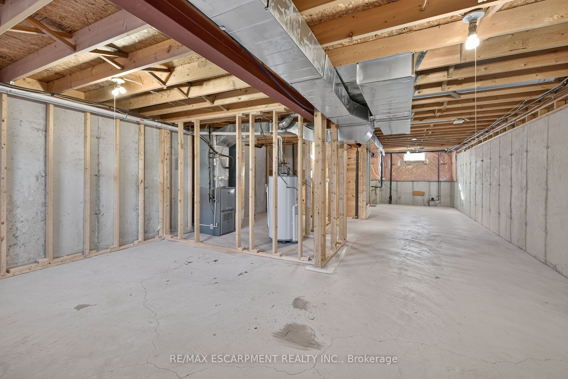 7 Powell Lane Property Photo 32