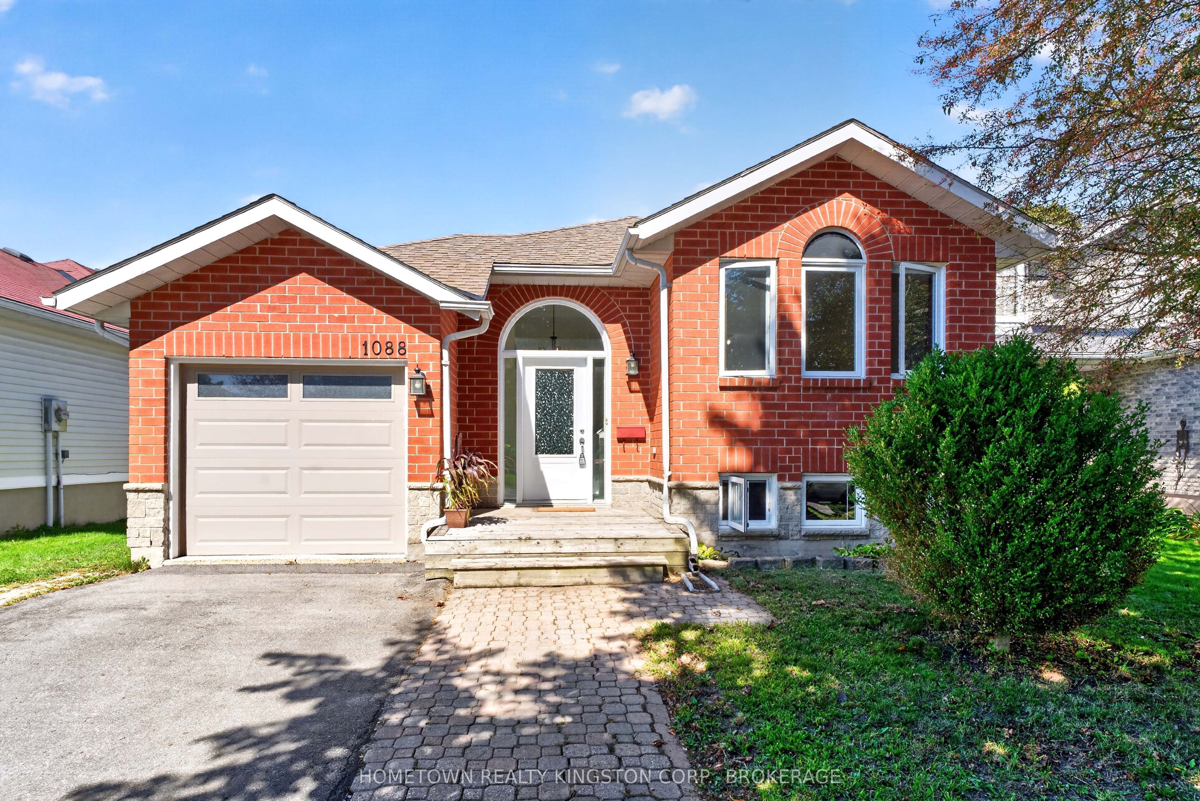 1088 Acadia Drive Property Photo 1