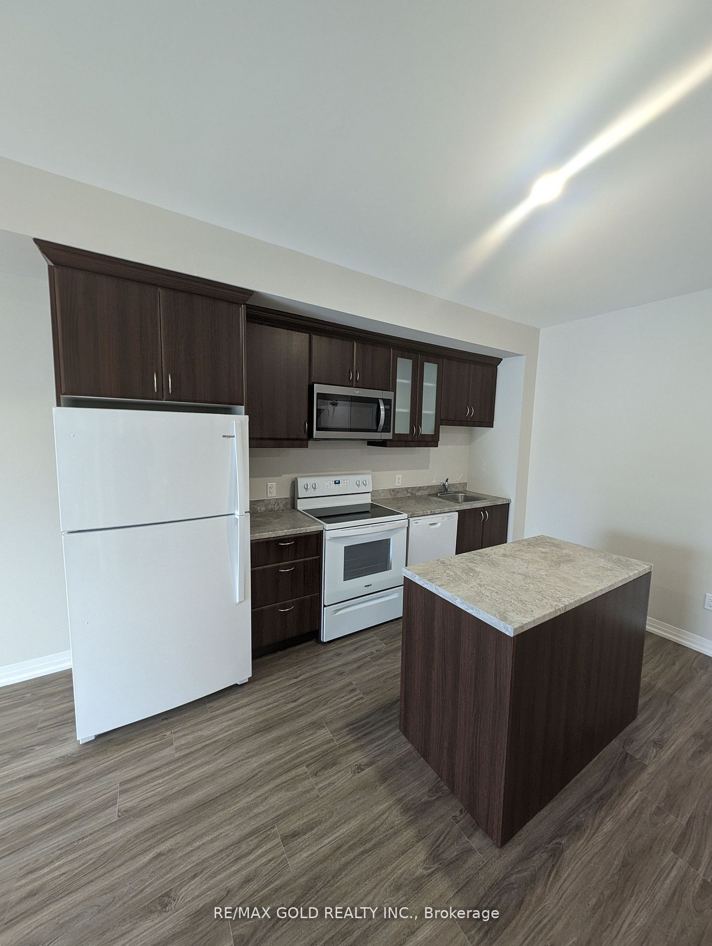 50 Herrick Avenue 105 Property Photo 3