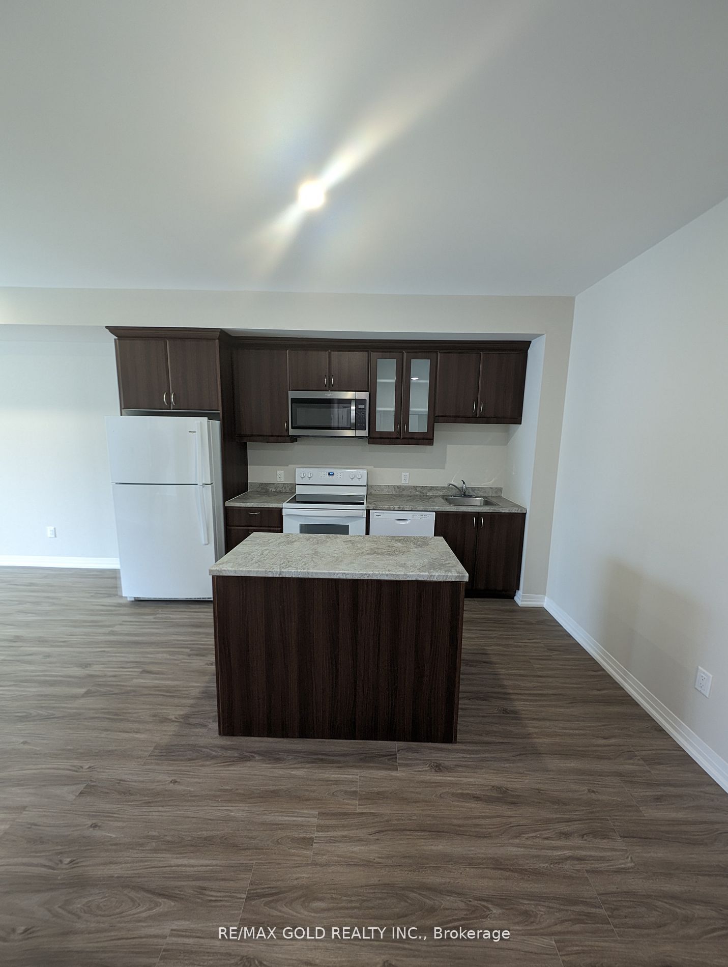 50 Herrick Avenue 105 Property Photo 5