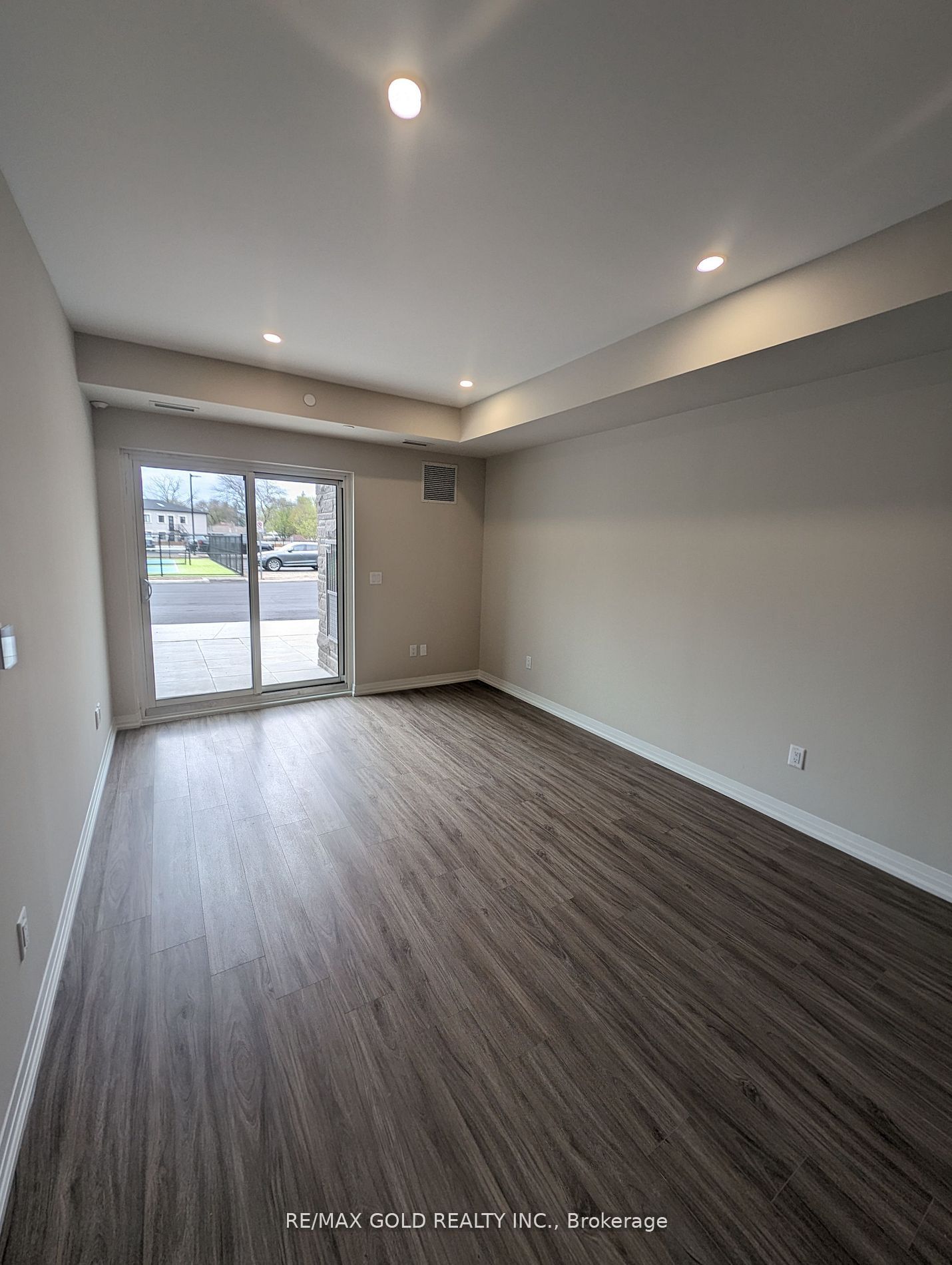 50 Herrick Avenue 105 Property Photo 9