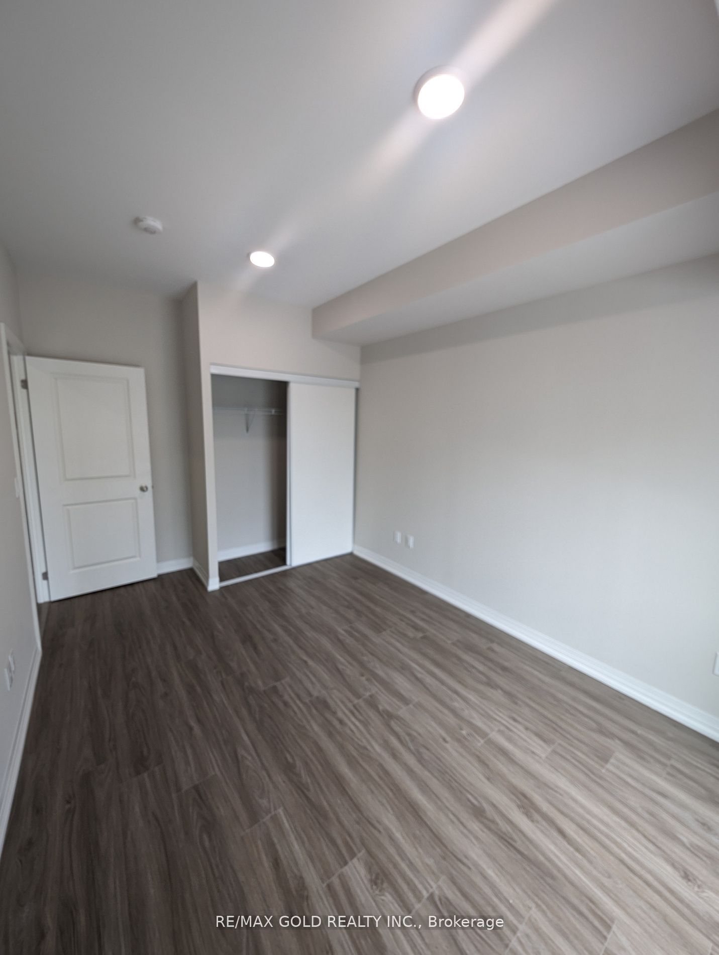 50 Herrick Avenue 105 Property Photo 15