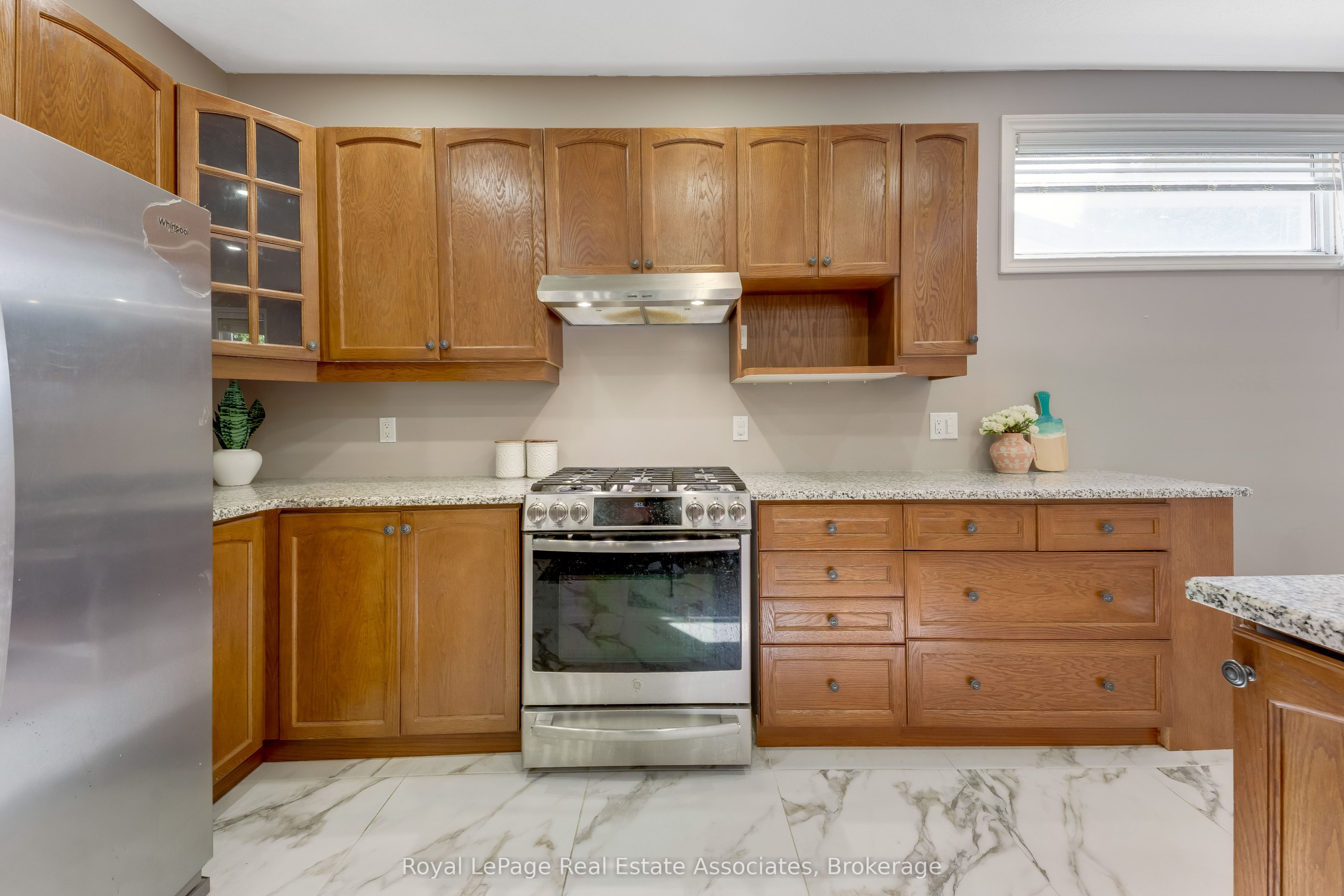 406 Sandy Cove Crescent Property Photo 9