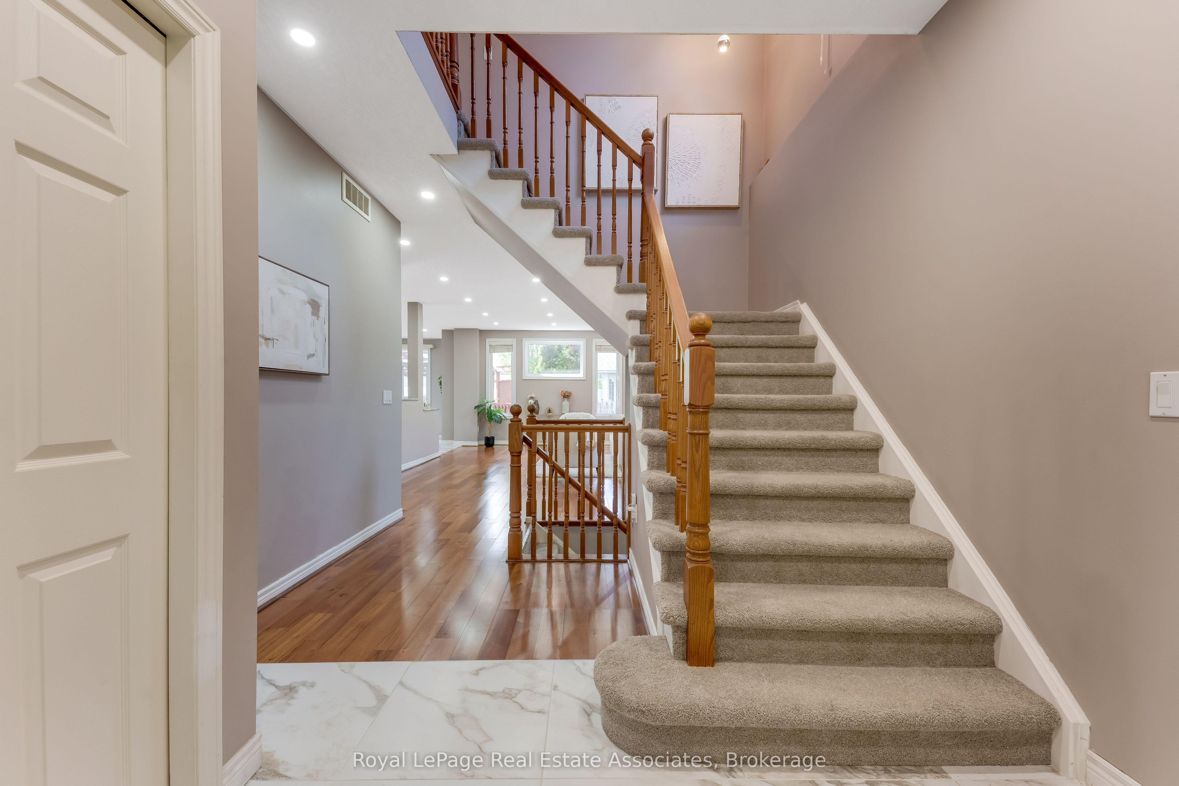 406 Sandy Cove Crescent Property Photo 12