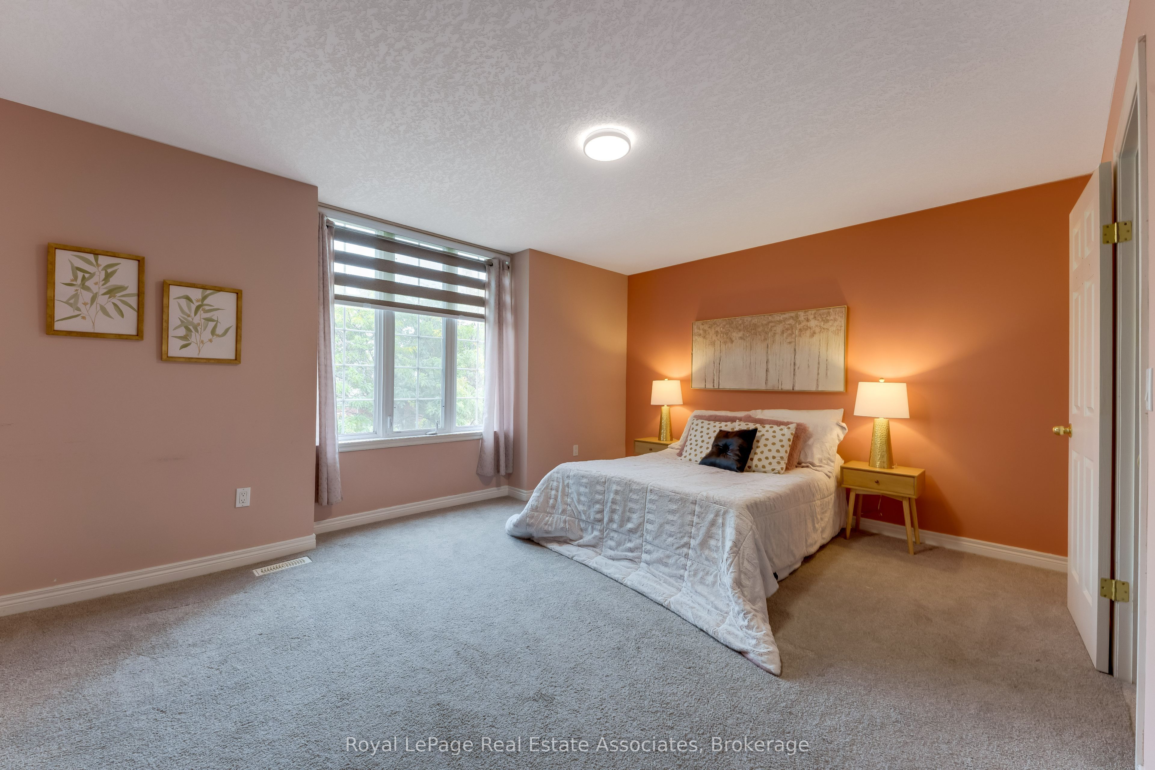 406 Sandy Cove Crescent Property Photo 14