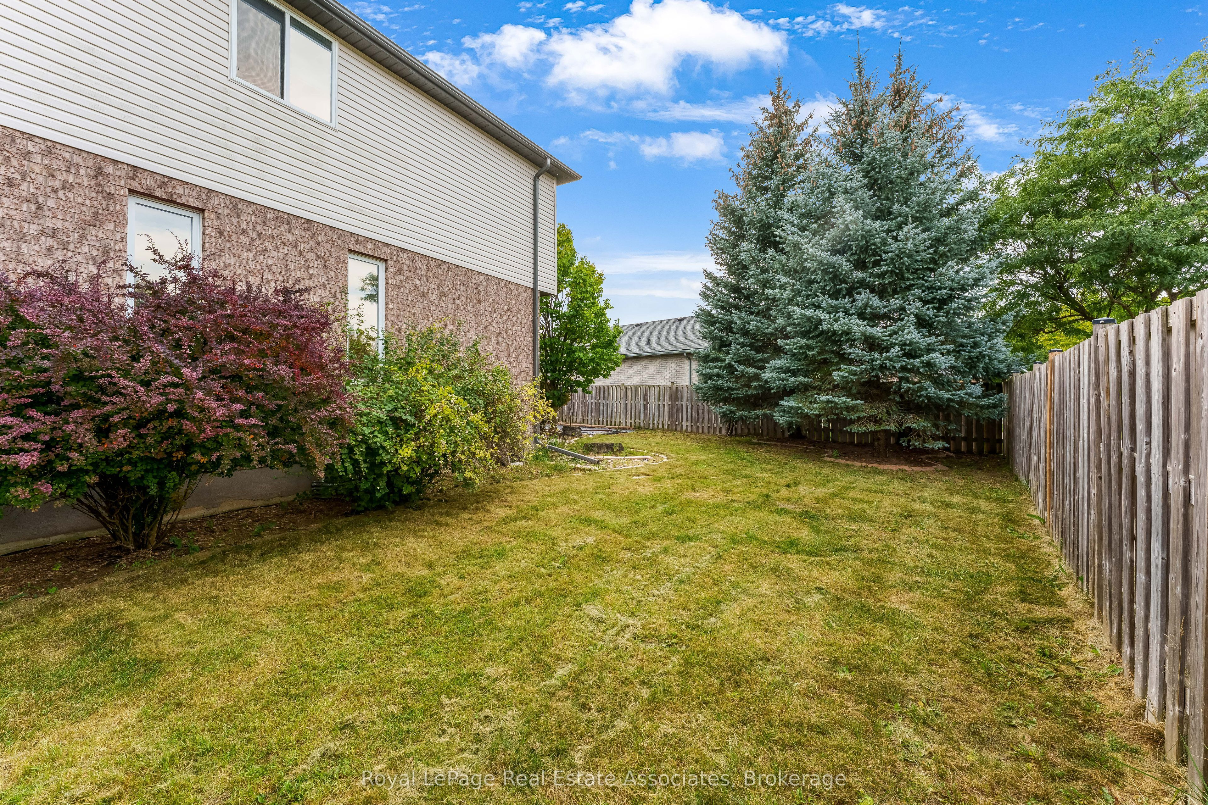 406 Sandy Cove Crescent Property Photo 33